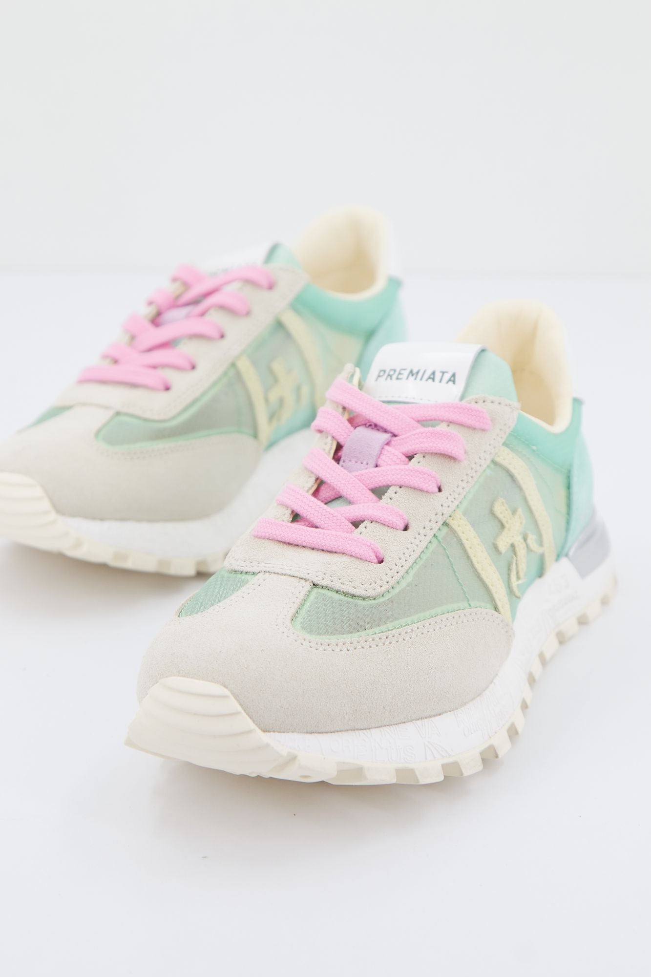 PREMIATA JOHNLOWD 6218 en color BEIS (1)