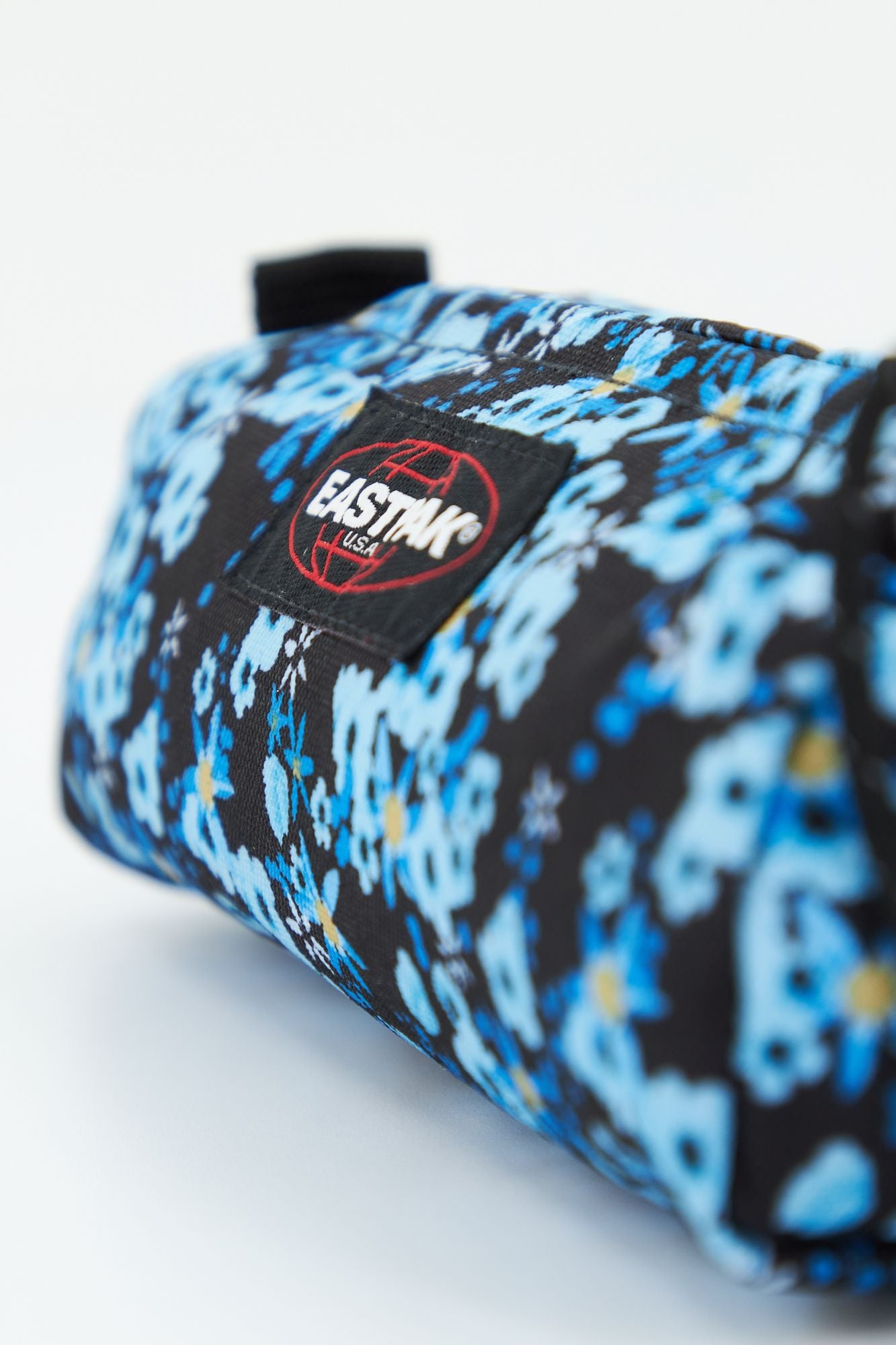 EASTPAK BENCHMARK SINGLE en color FLORAL (4)