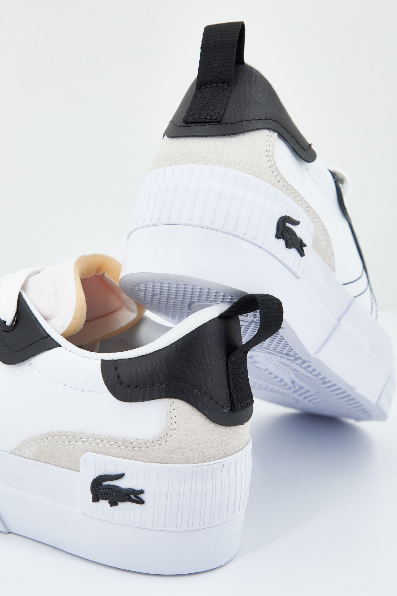 LACOSTE L004 PLATFORM 223 3 CFA en color BLANCO (2)