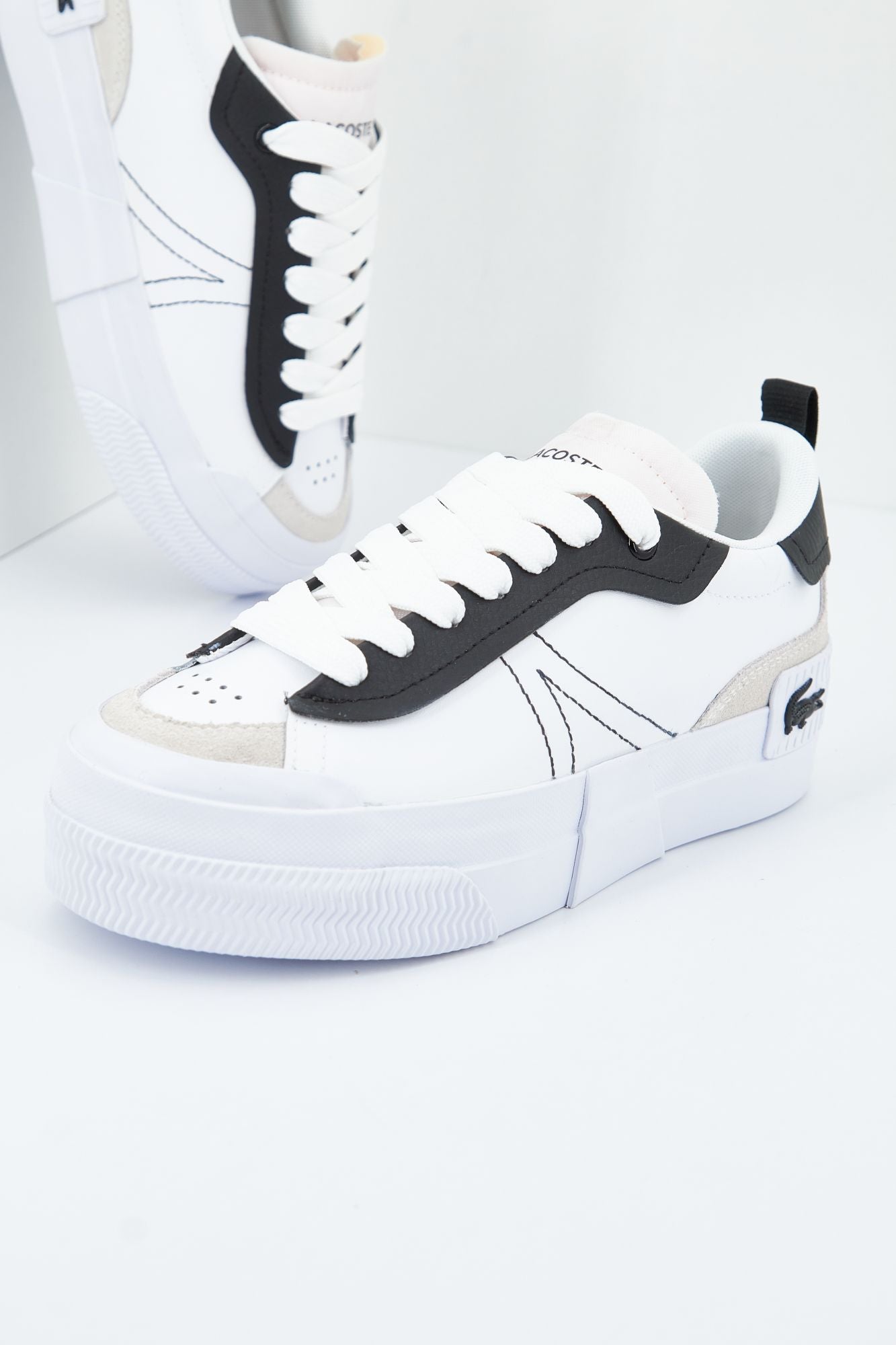 LACOSTE L004 PLATFORM 223 3 CFA en color BLANCO (4)