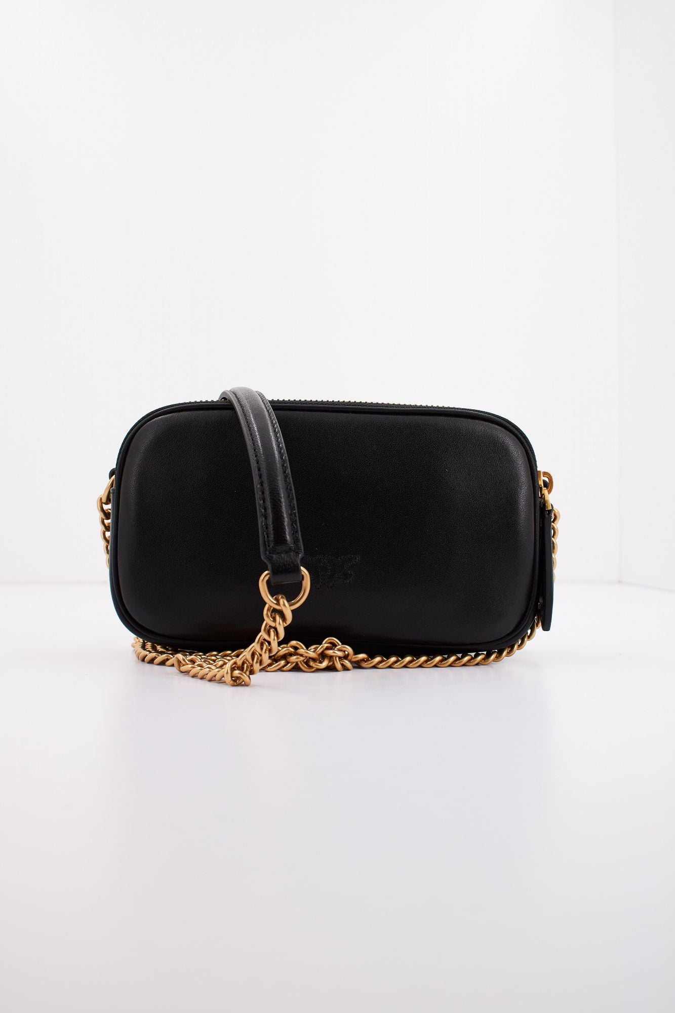 PINKO CAMERA CASE SHEEP NAPPA en color NEGRO (3)
