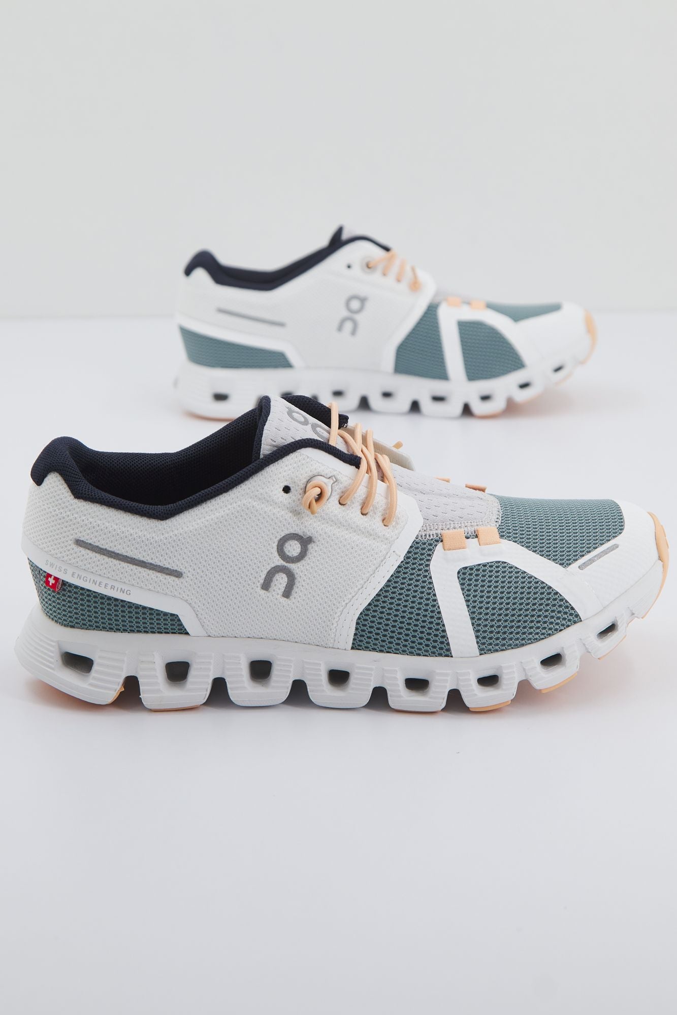 ON RUNNING CLOUD 5 PUSH en color BLANCO (2)