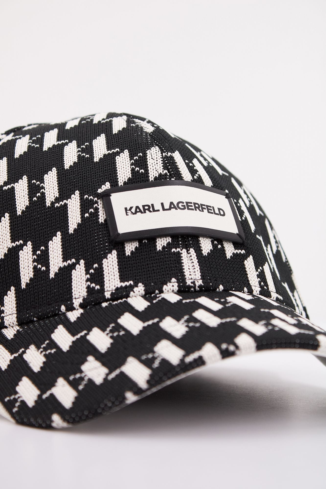 KARL LAGERFELD K/MONOGRAM CAP en color NEGRO (4)