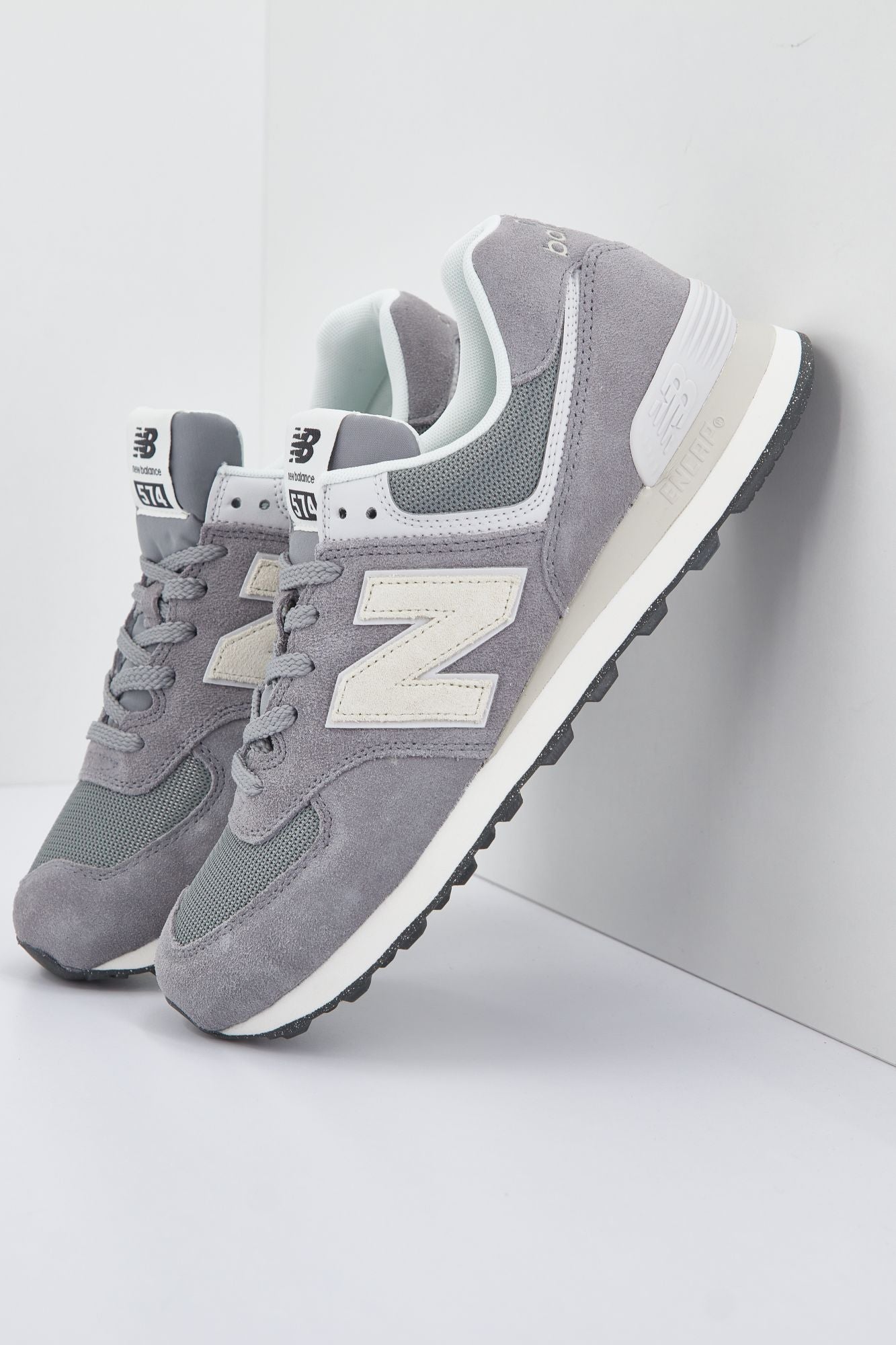 NEW BALANCE UL2 LIFESTYLE en color GRIS (1)