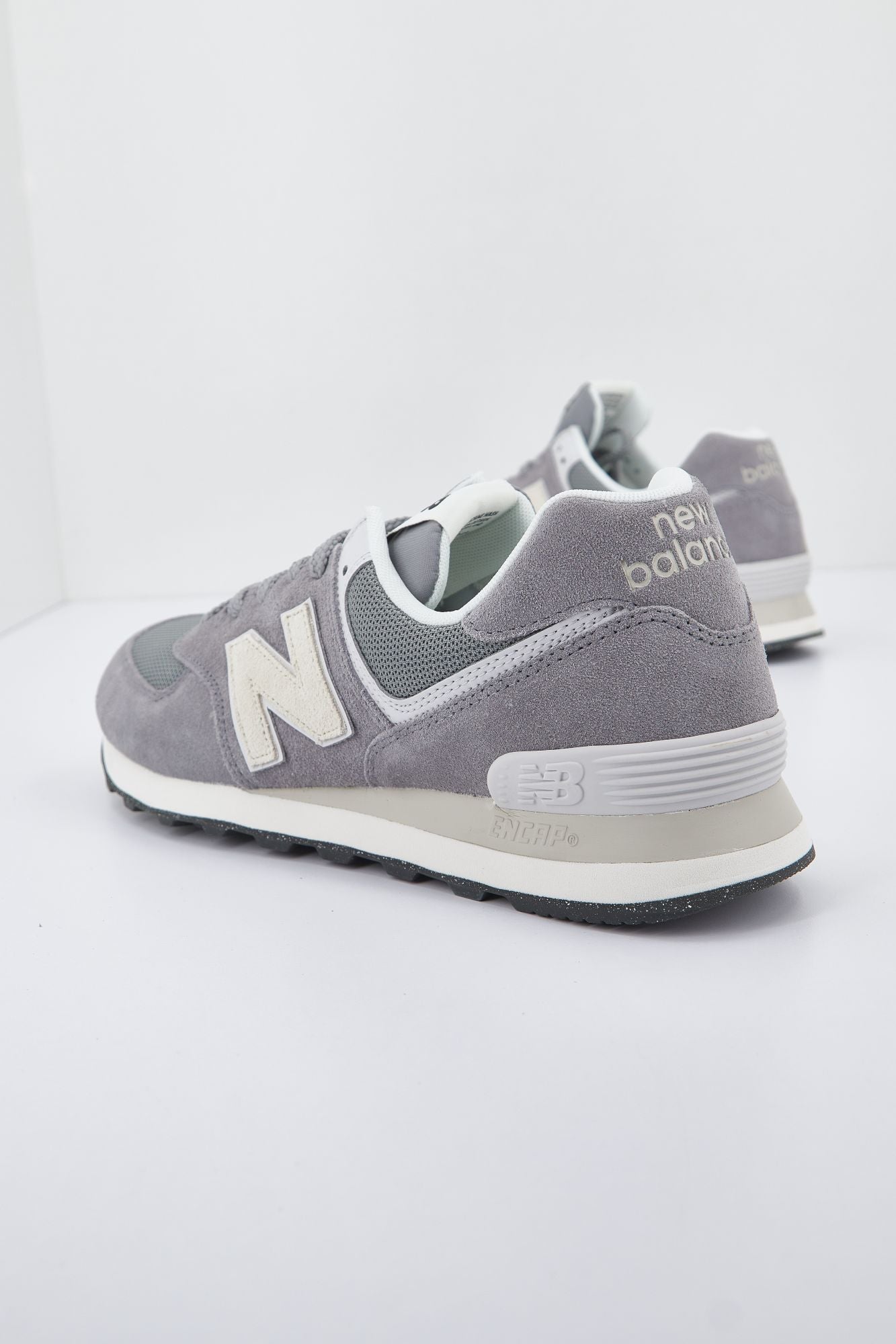 NEW BALANCE UL2 LIFESTYLE en color GRIS (4)