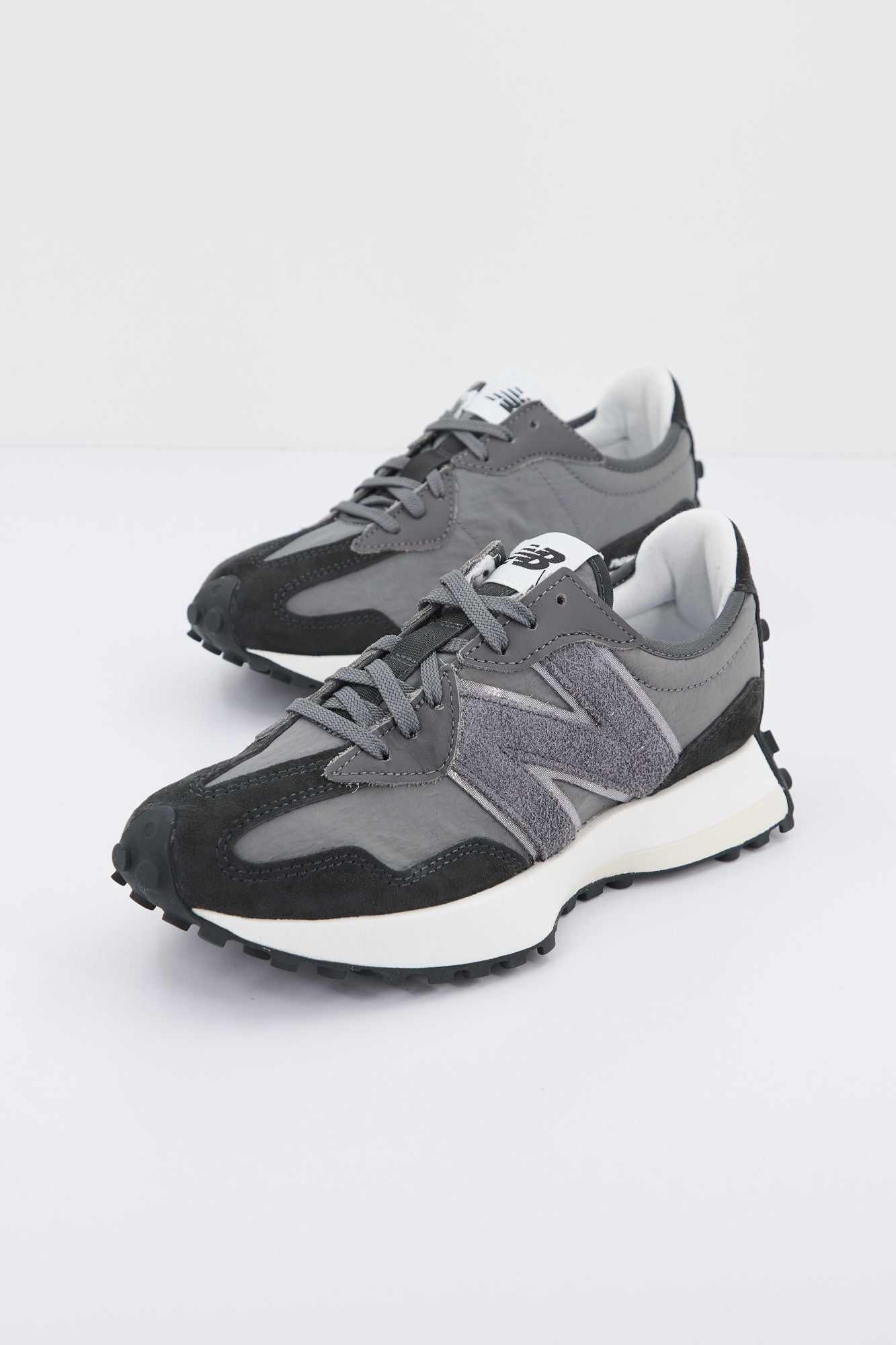NEW BALANCE WS327 VF en color GRIS (2)