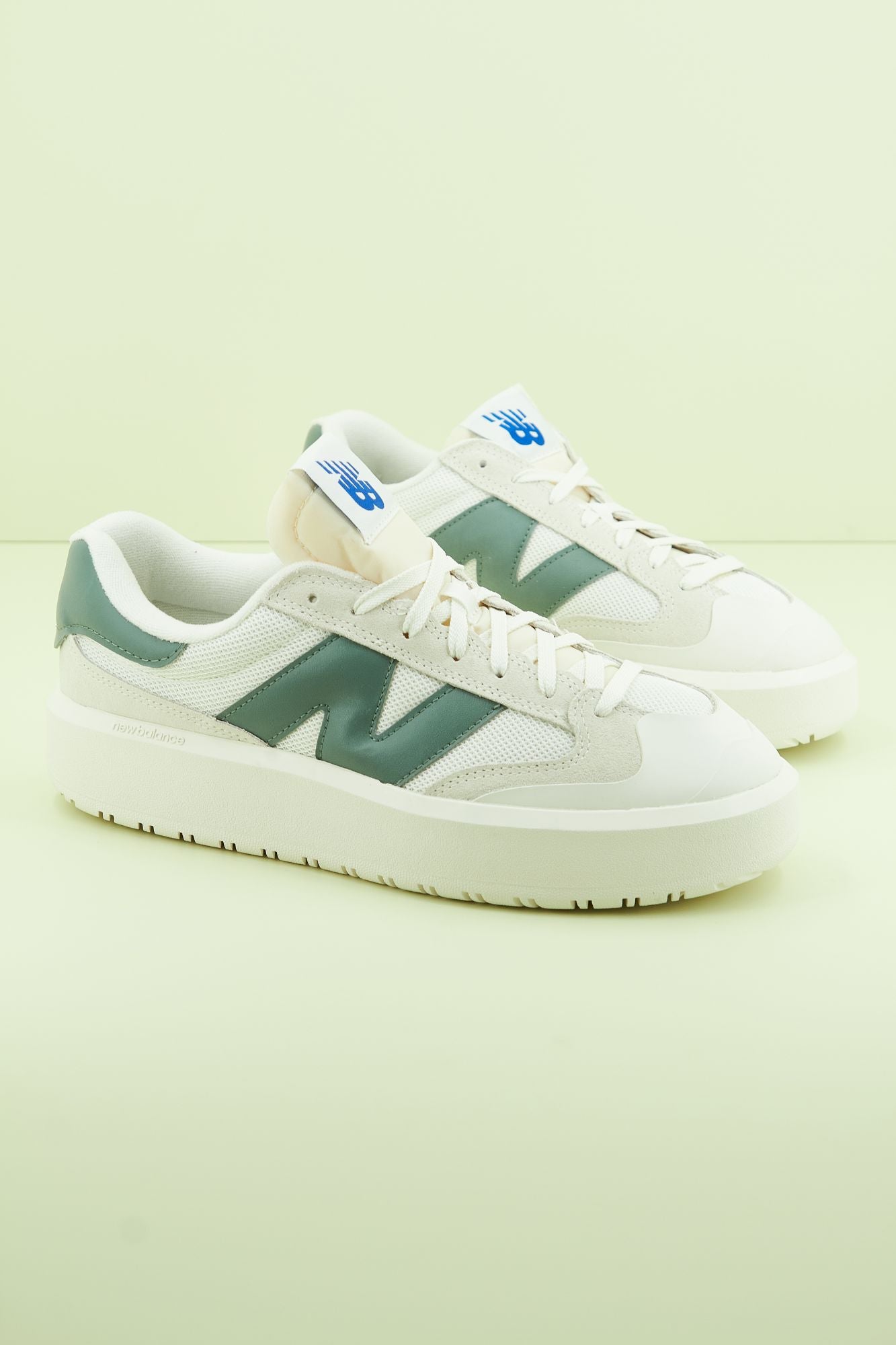 NEW BALANCE CT302 RO en color BLANCO (1)