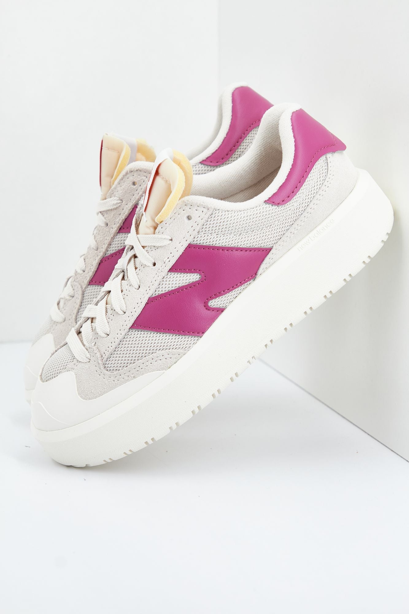 NEW BALANCE CT302 RP en color BEIS (1)