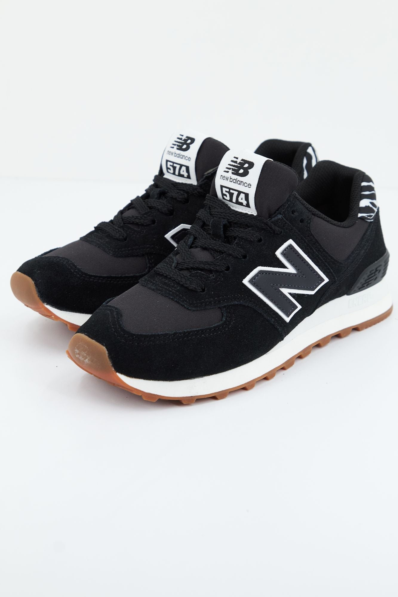 NEW BALANCE WL574XB2 en color NEGRO (2)