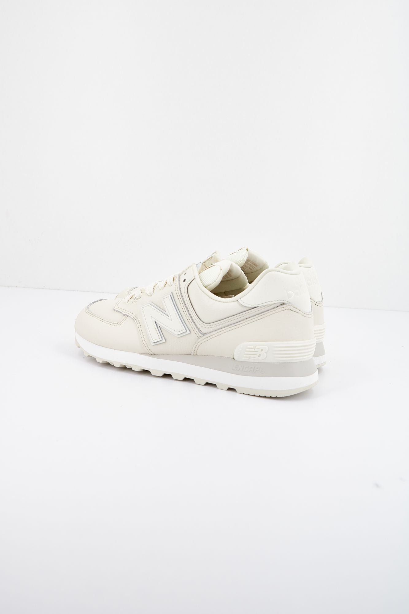 NEW BALANCE WL574IR2 en color BEIS (3)