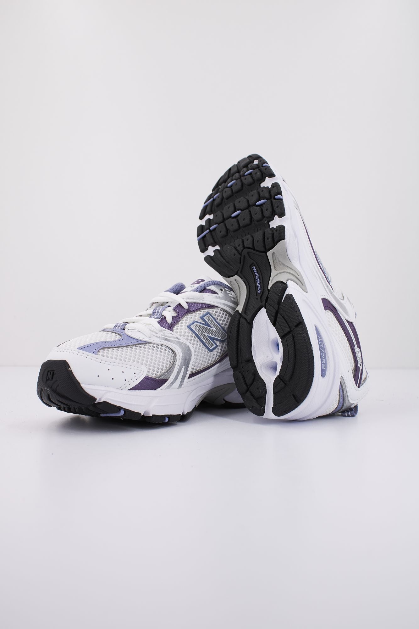 NEW BALANCE MR530 RE en color BLANCO (4)