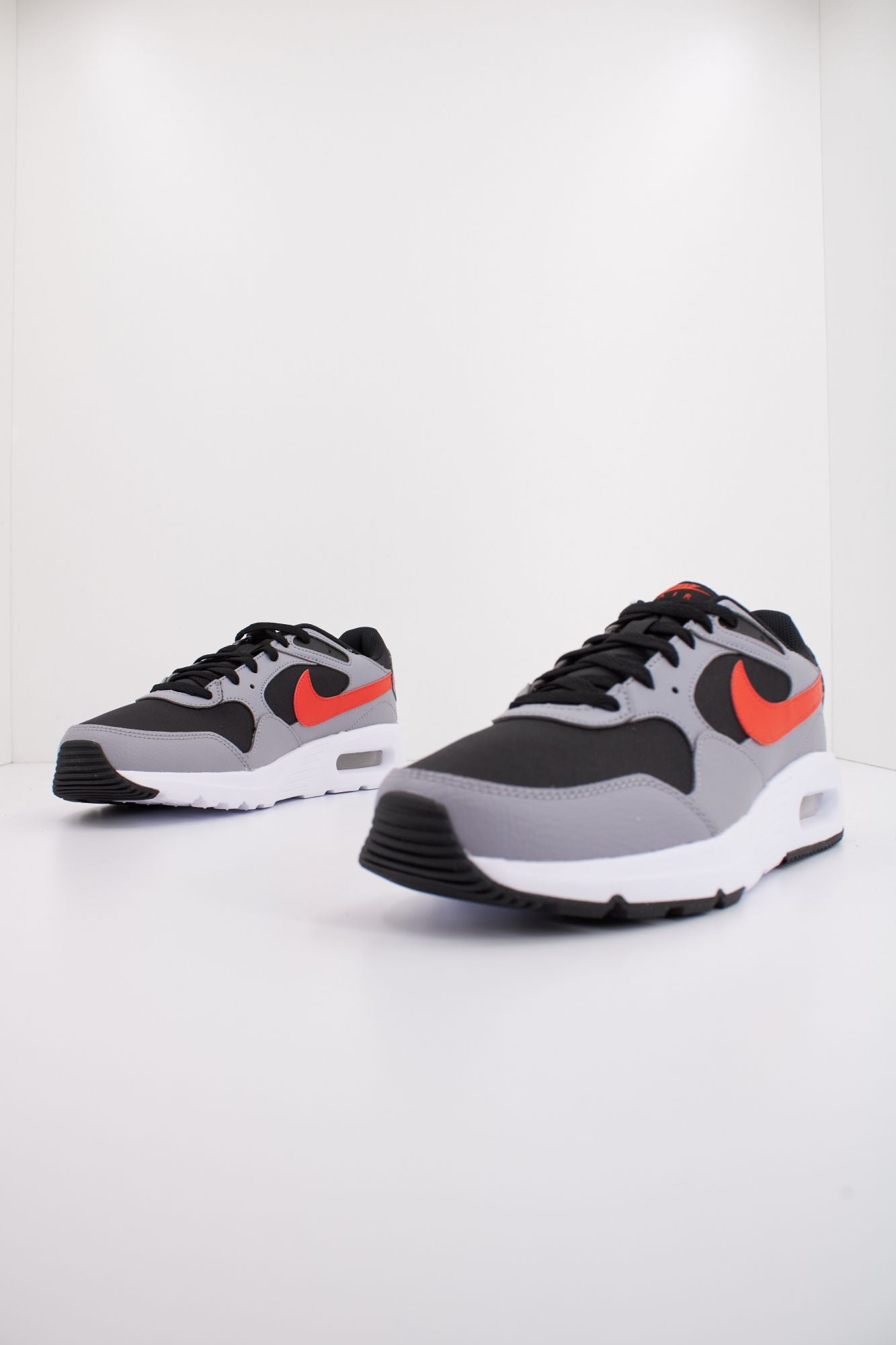 NIKE AIR MAX SC en color GRIS (2)
