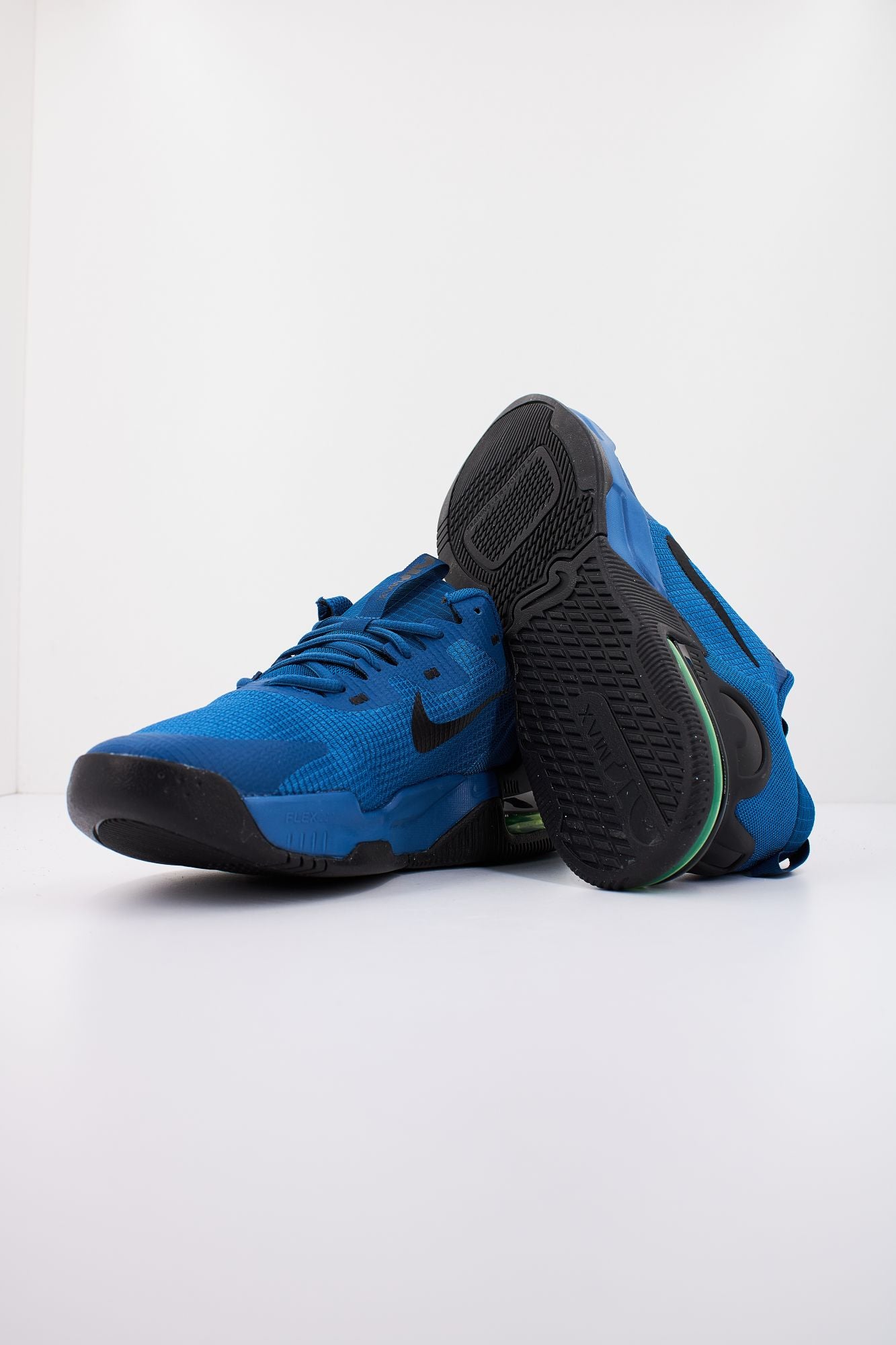 NIKE ALPHA TRAINER 5 en color AZUL (4)