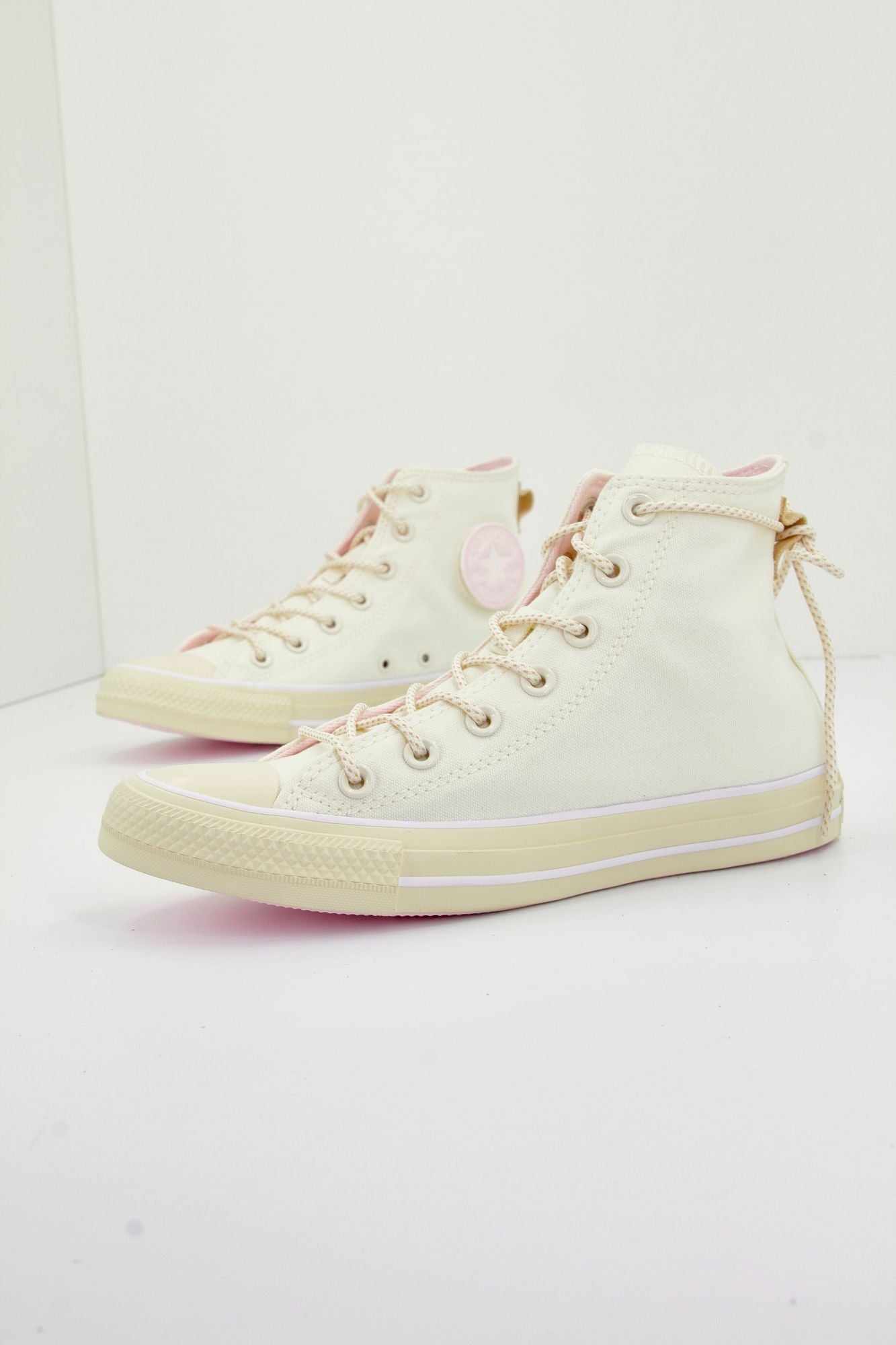 CONVERSE CHUCK TAYLOR ALL STAR en color BEIS (2)