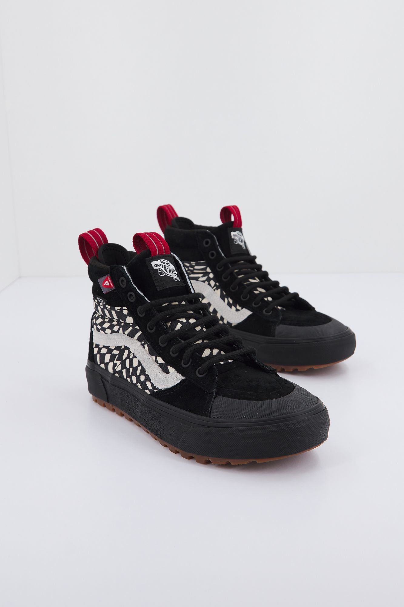 VANS SK8-HI MTE-2 en color NEGRO (2)