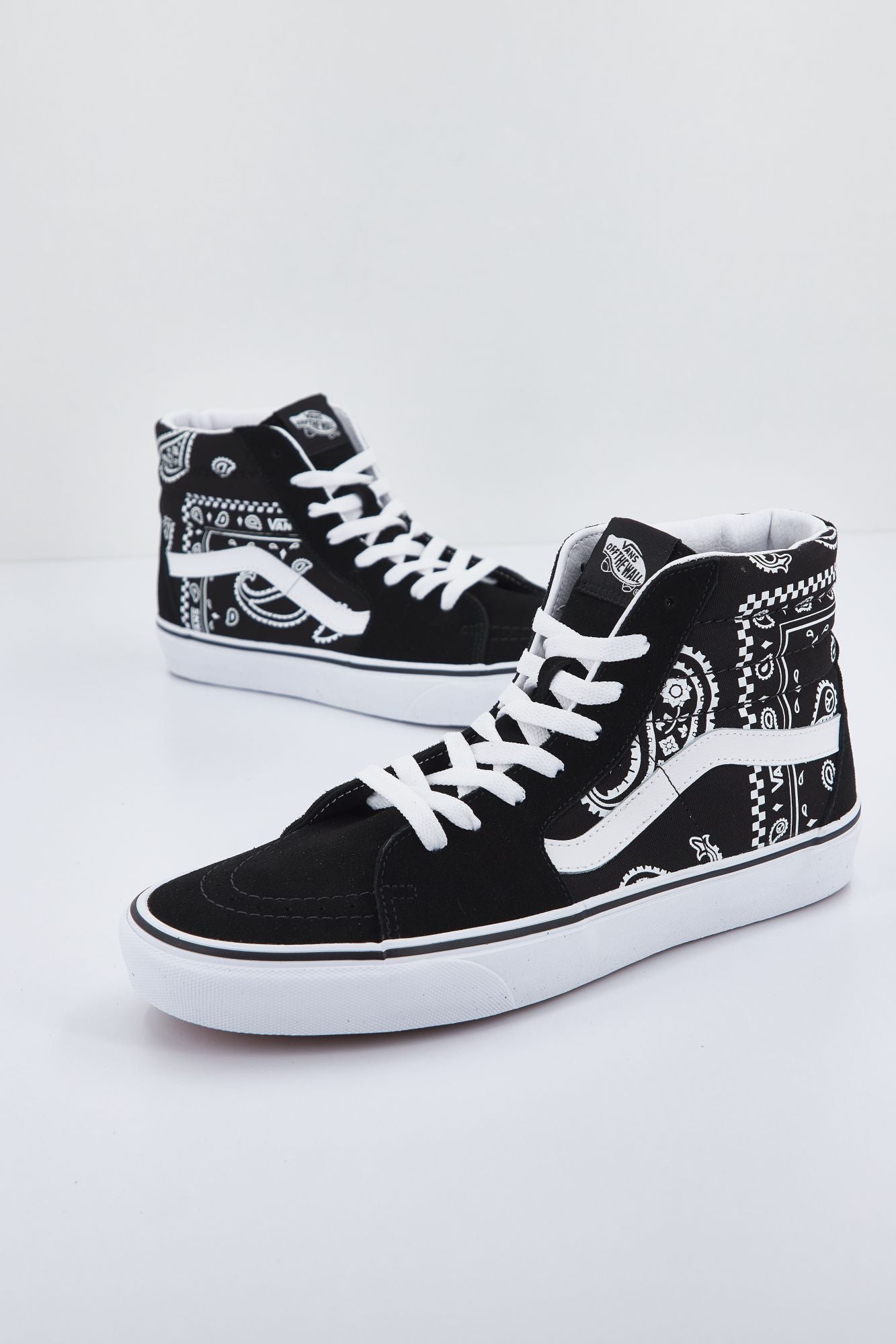 VANS VN0A5JMJB0E1 en color NEGRO (3)
