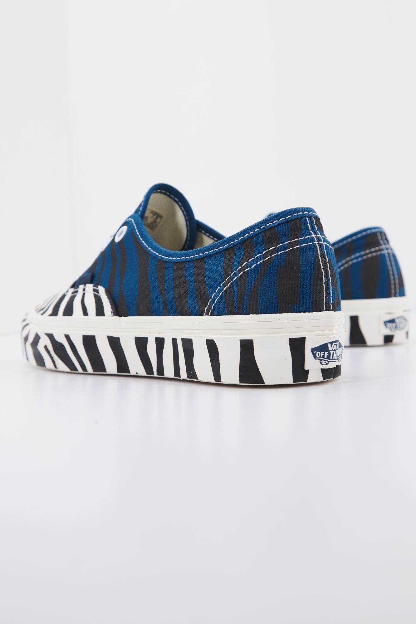 VANS UA AUTHENTIC en color ANIMAL PRINT (3)