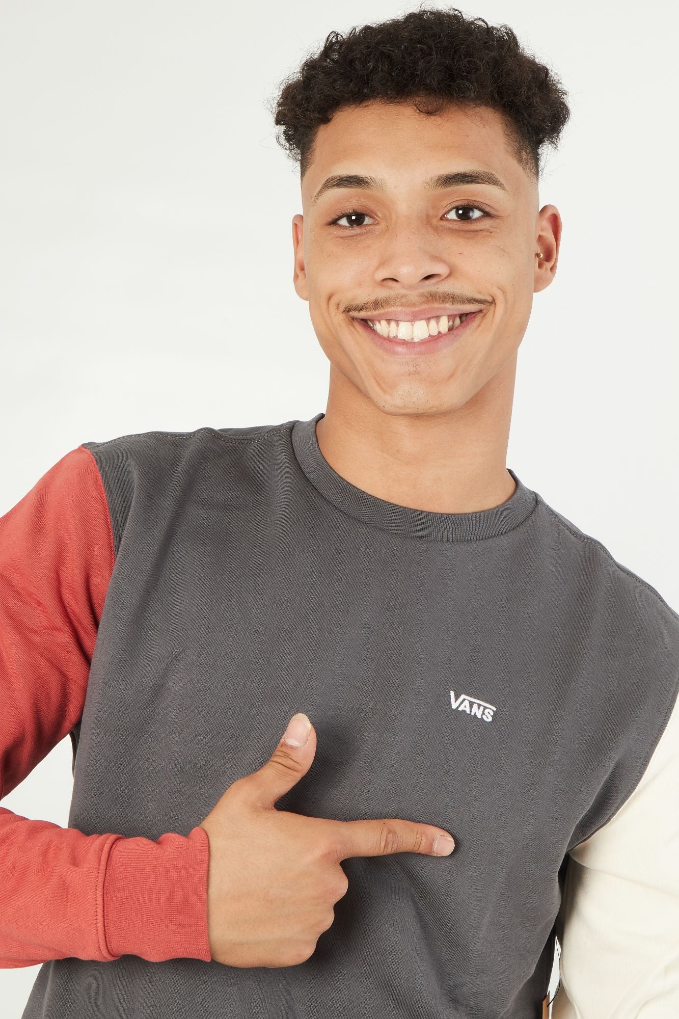 1000076903