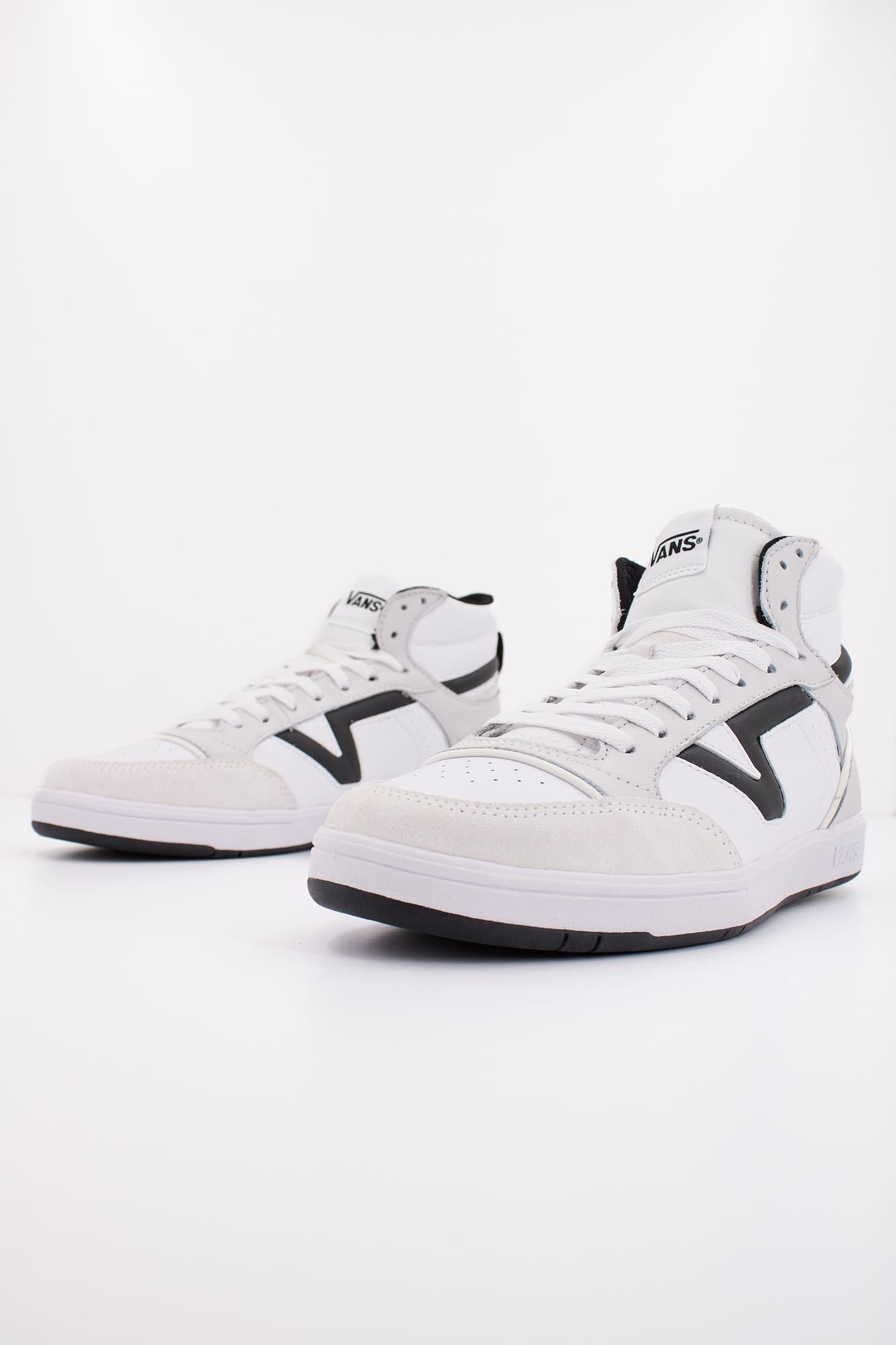 VANS LOWLAND MID CC JMP SPO en color BLANCO (2)