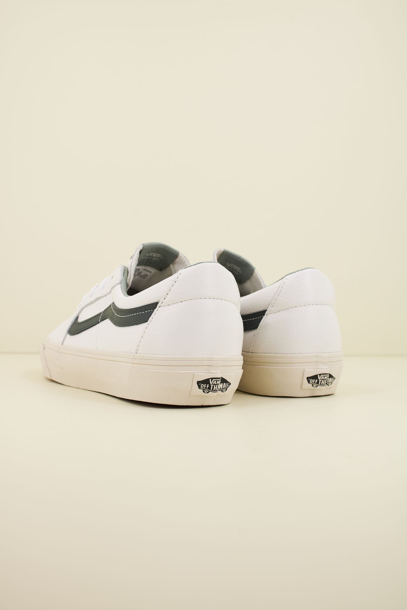 VANS SK8-LOW en color BLANCO (3)