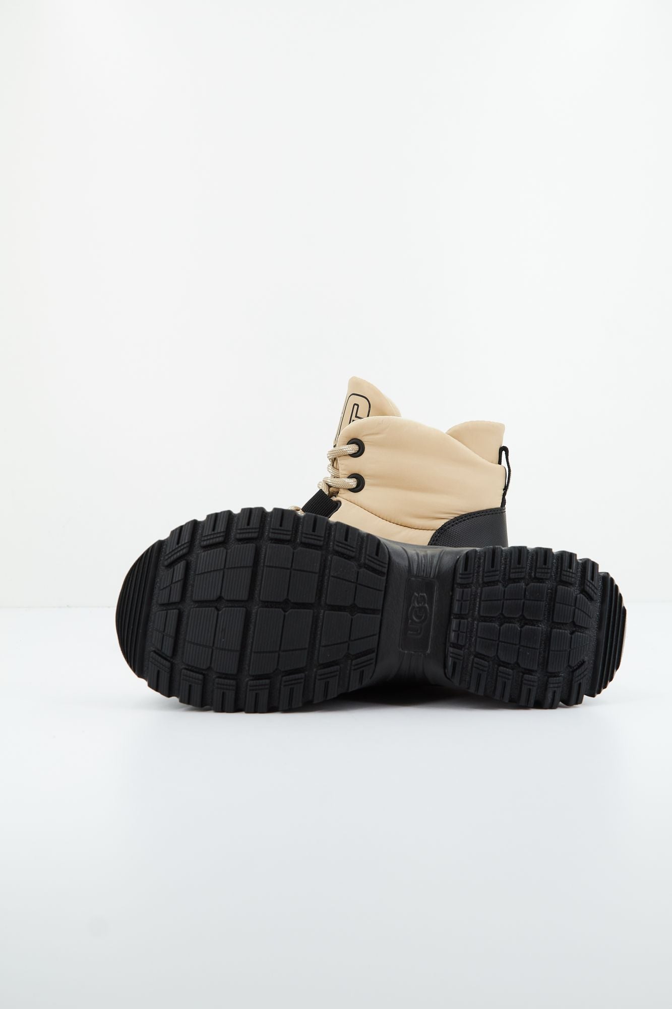 UGG W YOSE PUFFER LACE en color MARRON (4)