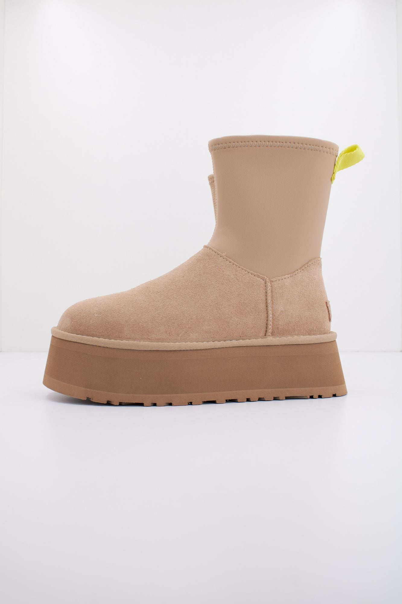 UGG W CLASSIC DIPPER en color MARRON CLARO (1)
