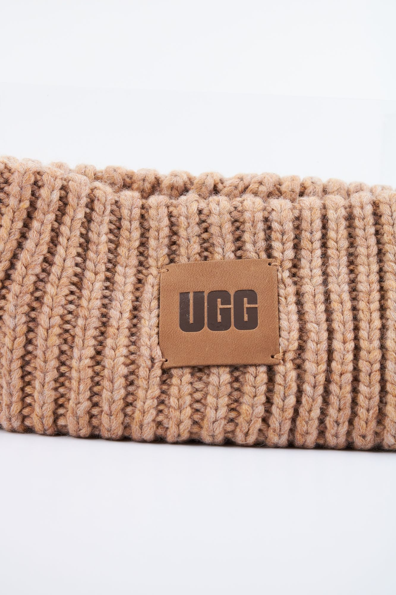 UGG W CHUNKY RIBBED HEADBAND en color MARRON (3)