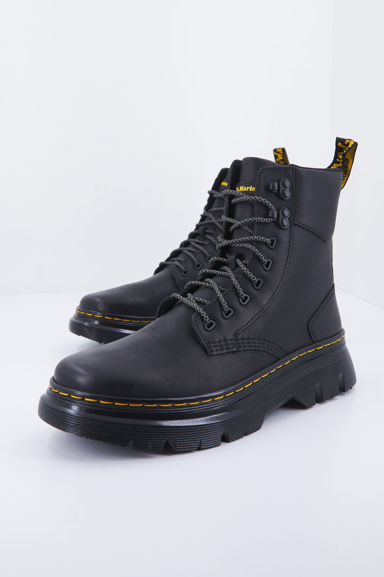 DR. MARTENS TARIK WYOMING en color NEGRO (1)