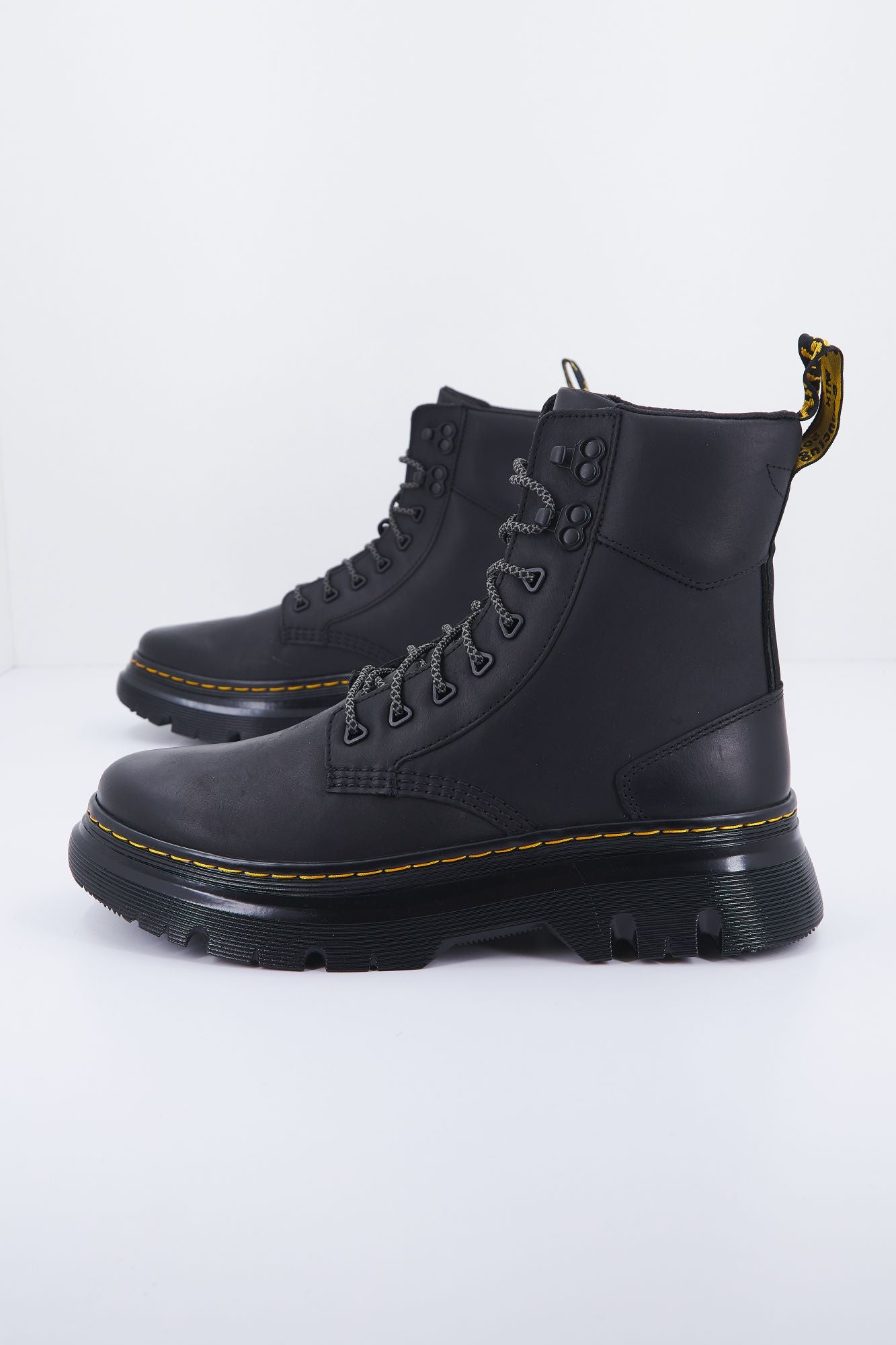 DR. MARTENS TARIK WYOMING en color NEGRO (2)