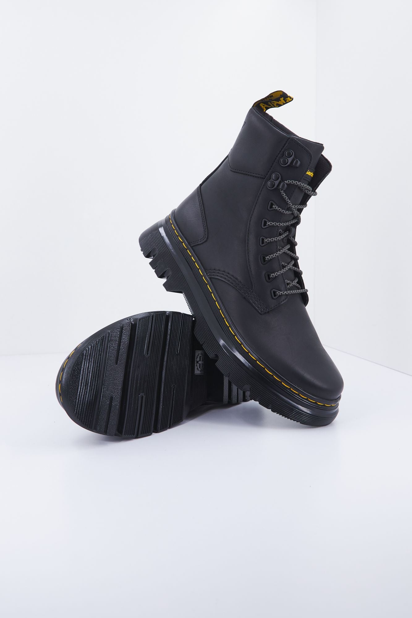 DR. MARTENS TARIK WYOMING en color NEGRO (4)