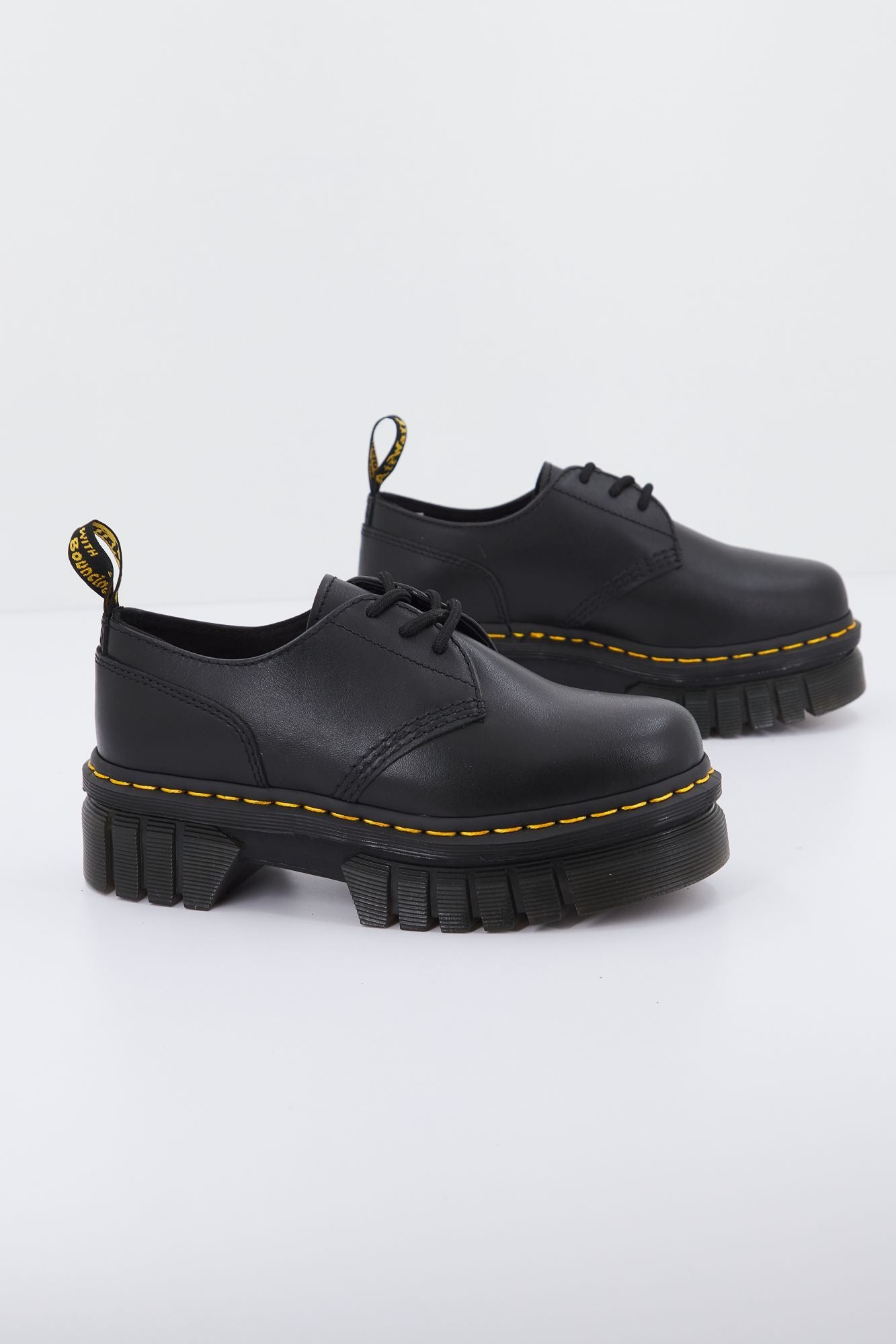 DR. MARTENS  AUDRICK 3-EYE SHOE en color NEGRO (3)