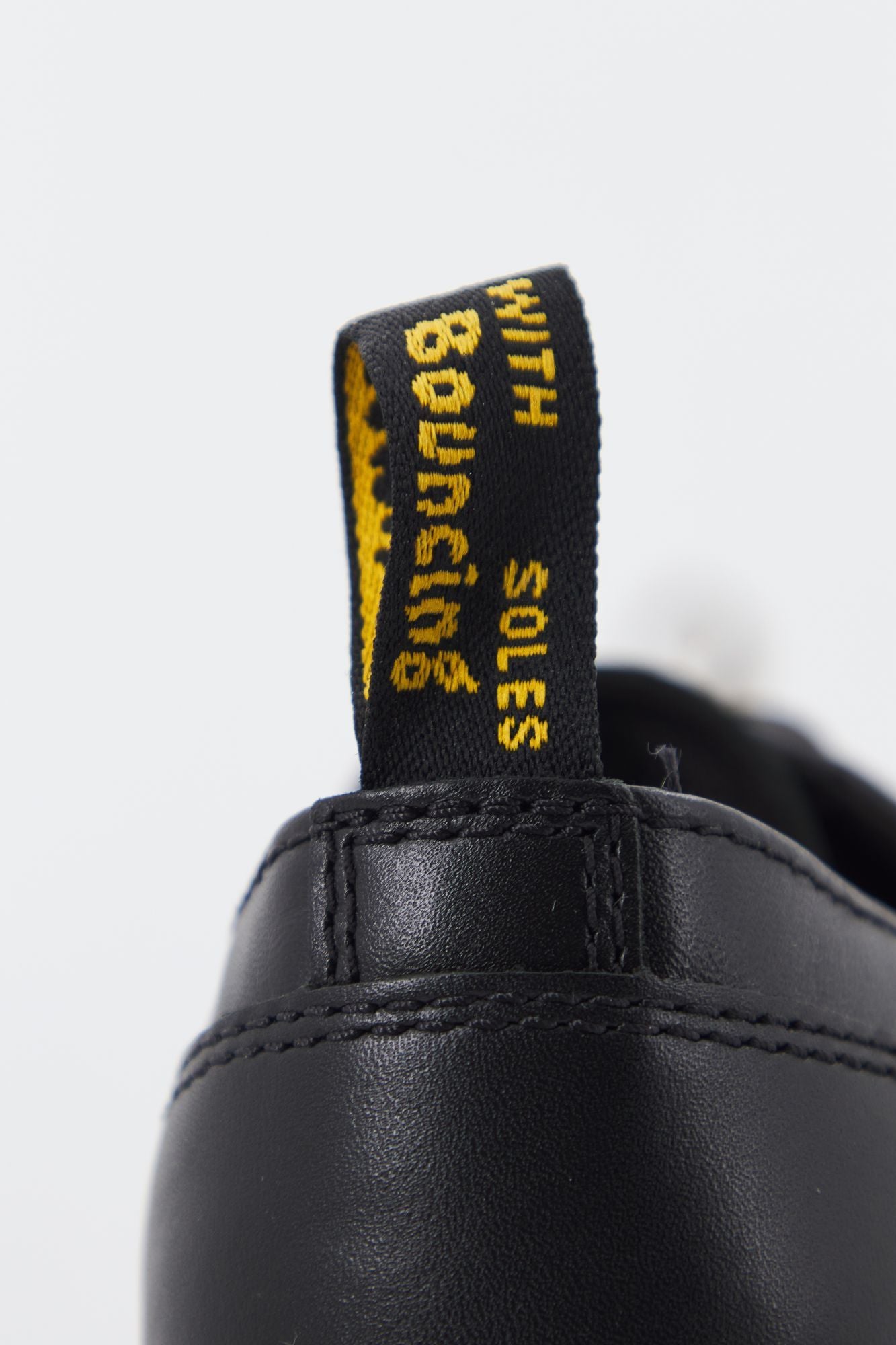DR. MARTENS  AUDRICK 3-EYE SHOE en color NEGRO (4)