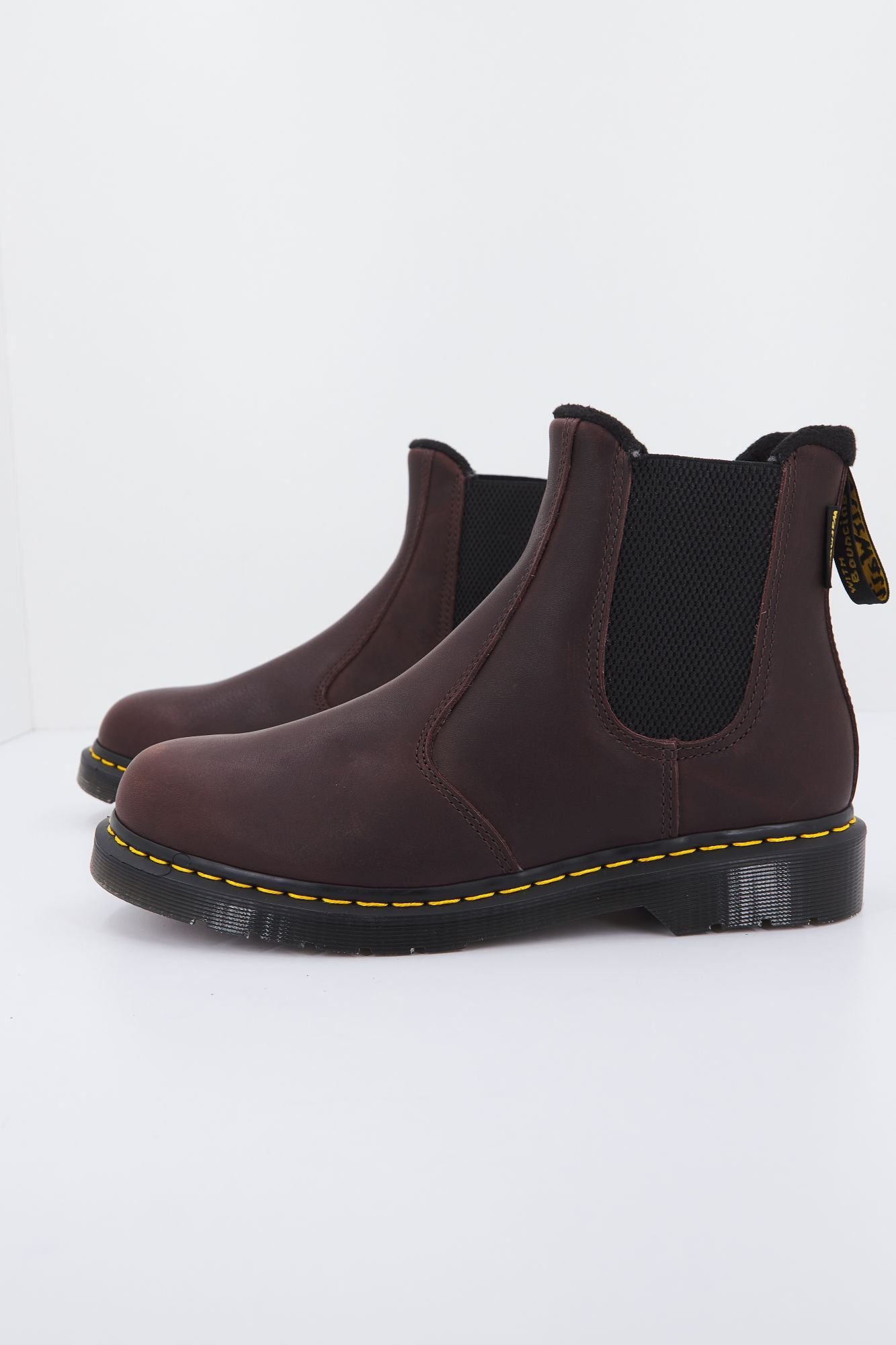 DR. MARTENS 27821201DM  en color MARRON (2)