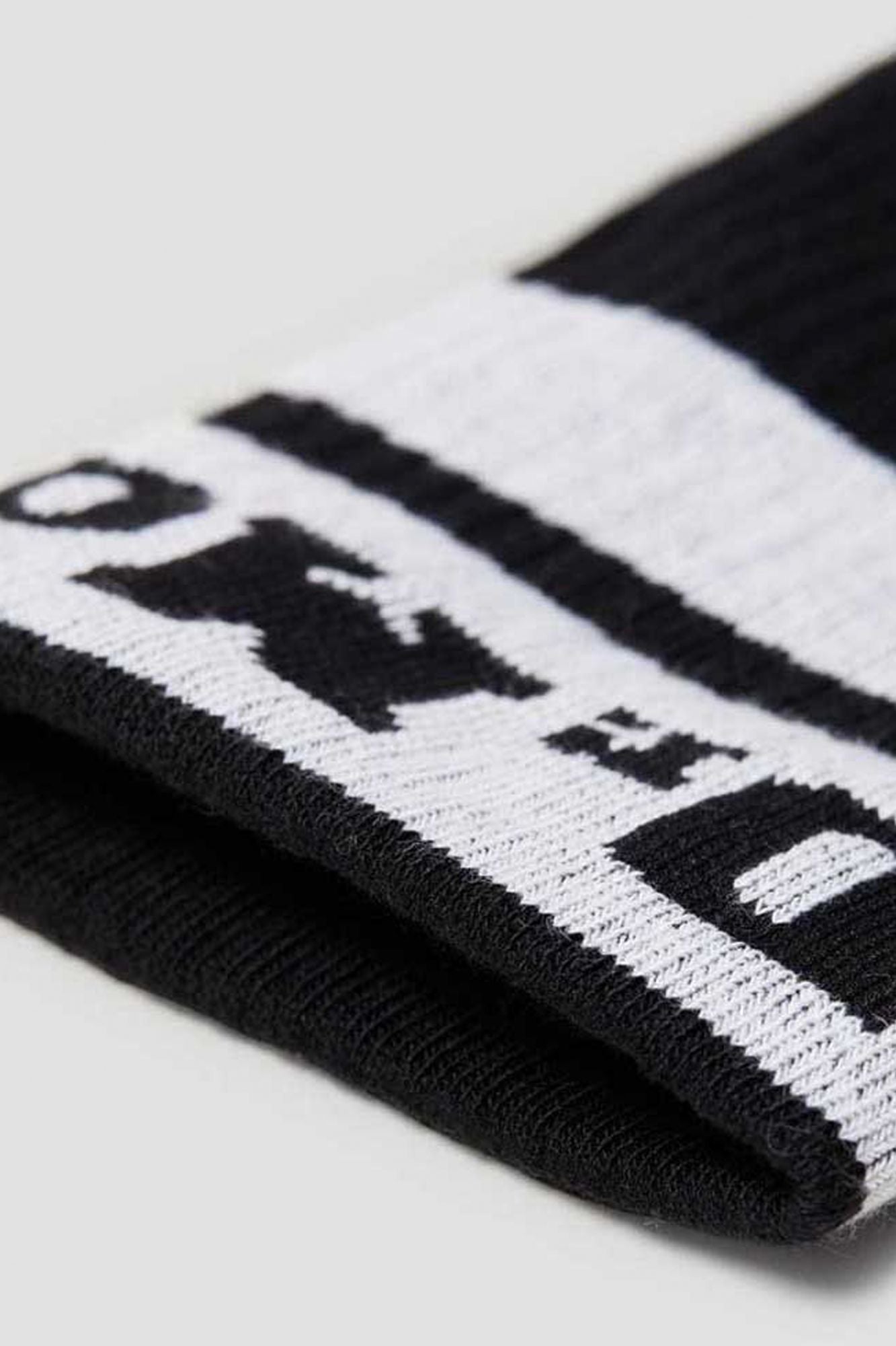 DR. MARTENS  ATHLETIC LOGO SOCK en color NEGRO (3)