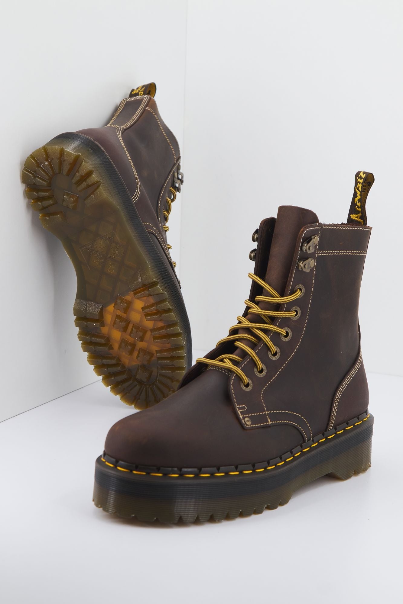 DR. MARTENS  JADON ARC en color MARRON (2)