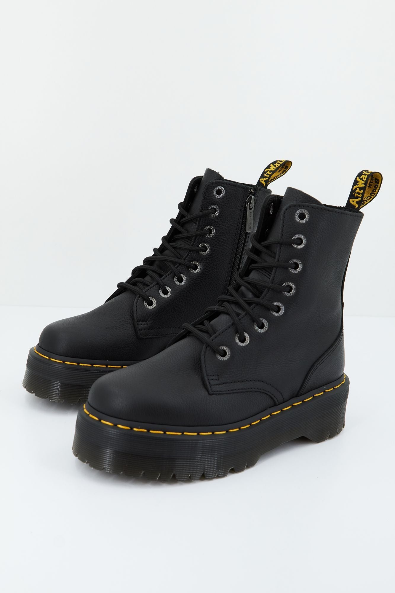 DR. MARTENS JADON III  en color NEGRO (1)