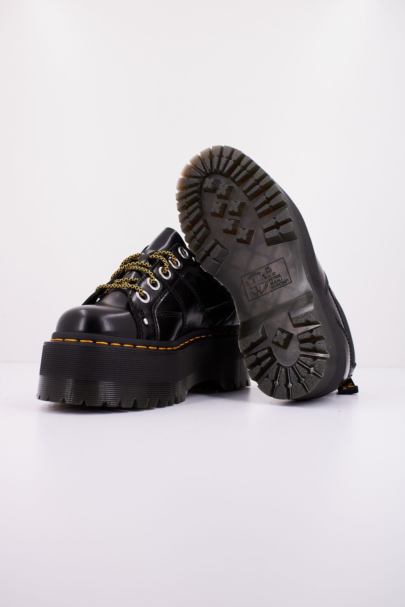 DR. MARTENS QUAD MAX en color NEGRO (4)