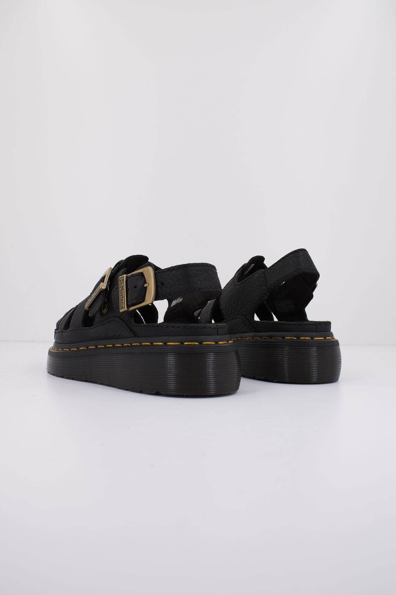 DR. MARTENS DM WRENLIE en color NEGRO (3)