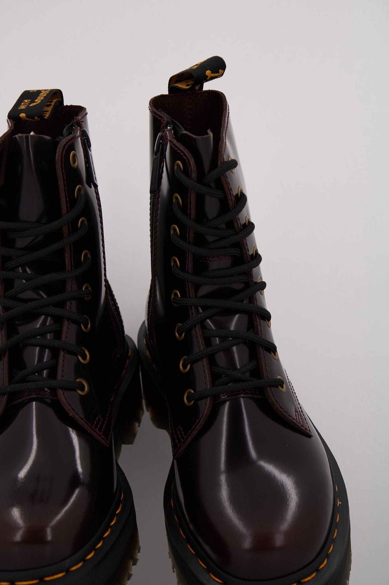 DR. MARTENS JADON CHERRY RED ARCADIA en color BURDEOS (3)