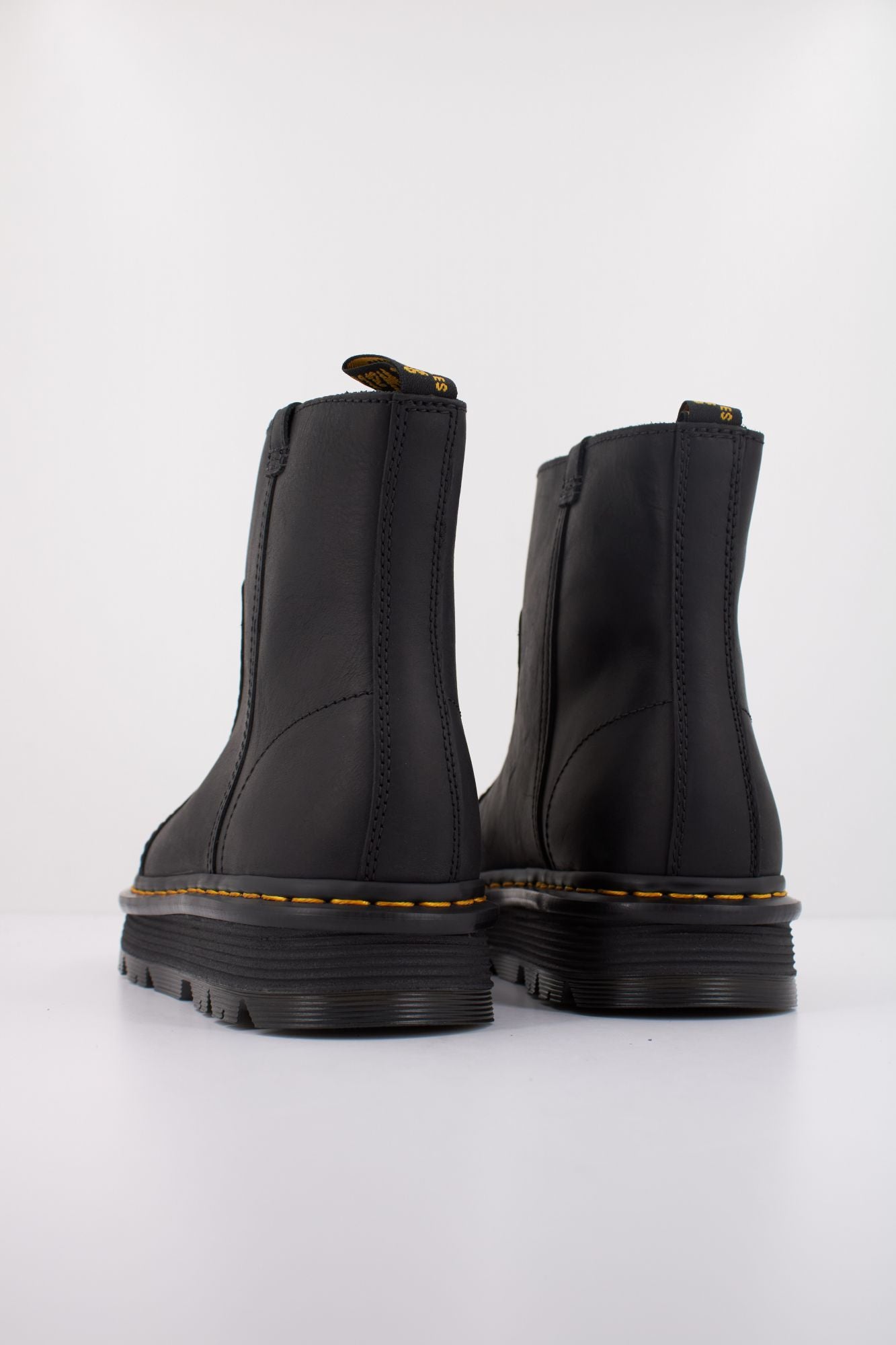 DR. MARTENS ZEBZAG RIGGER en color NEGRO (4)