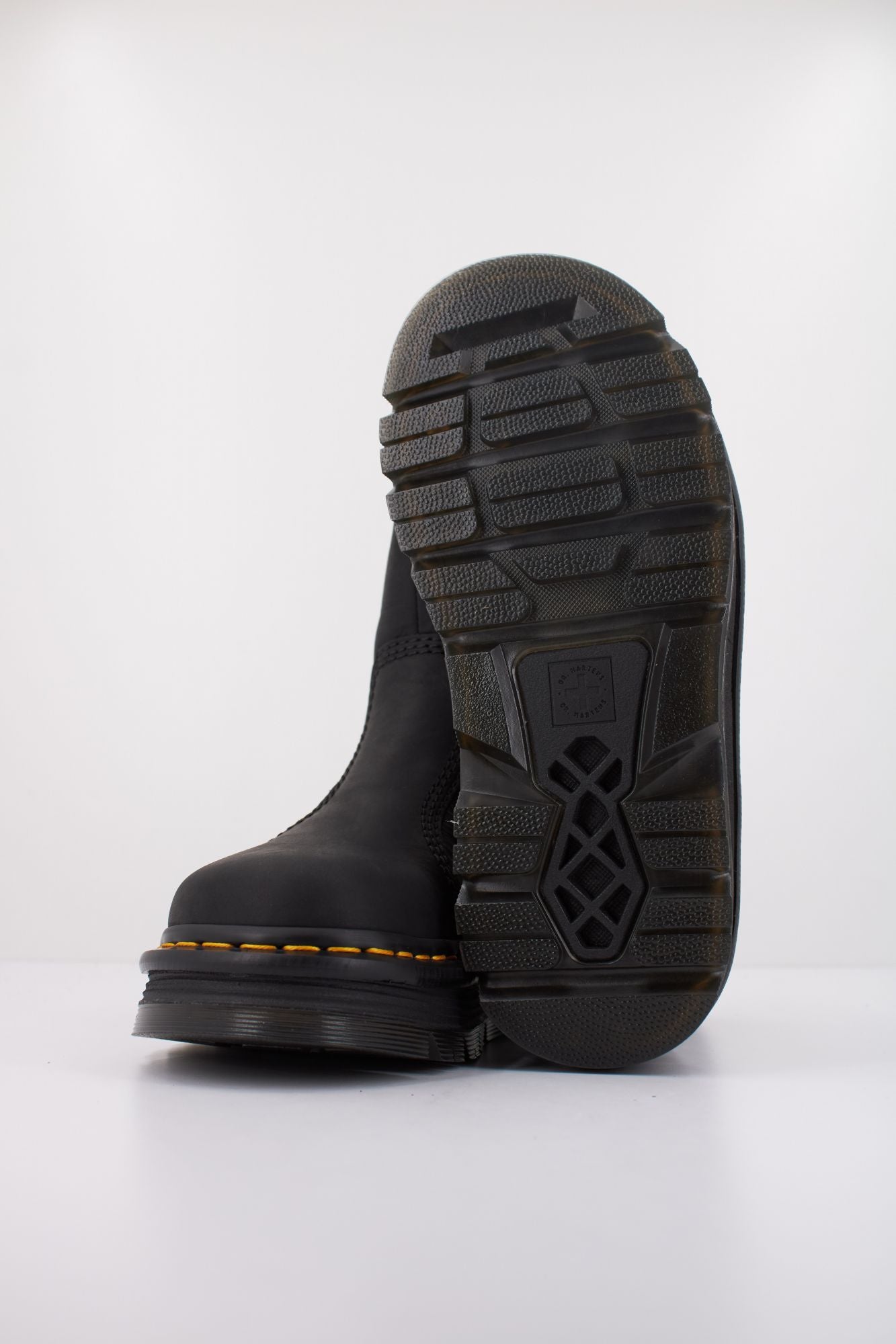 DR. MARTENS ZEBZAG RIGGER en color NEGRO (5)