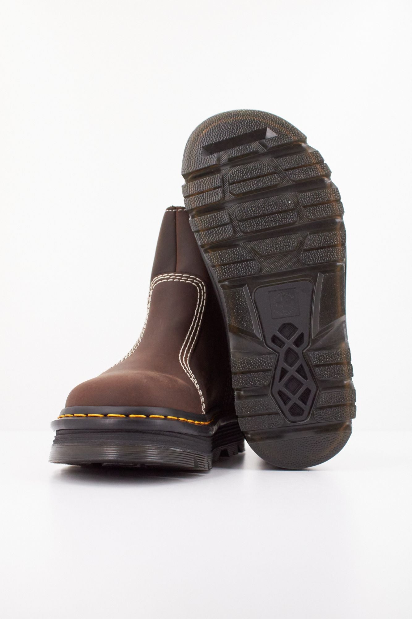 DR. MARTENS  ZEBZAG RIGGER  en color MARRON (5)
