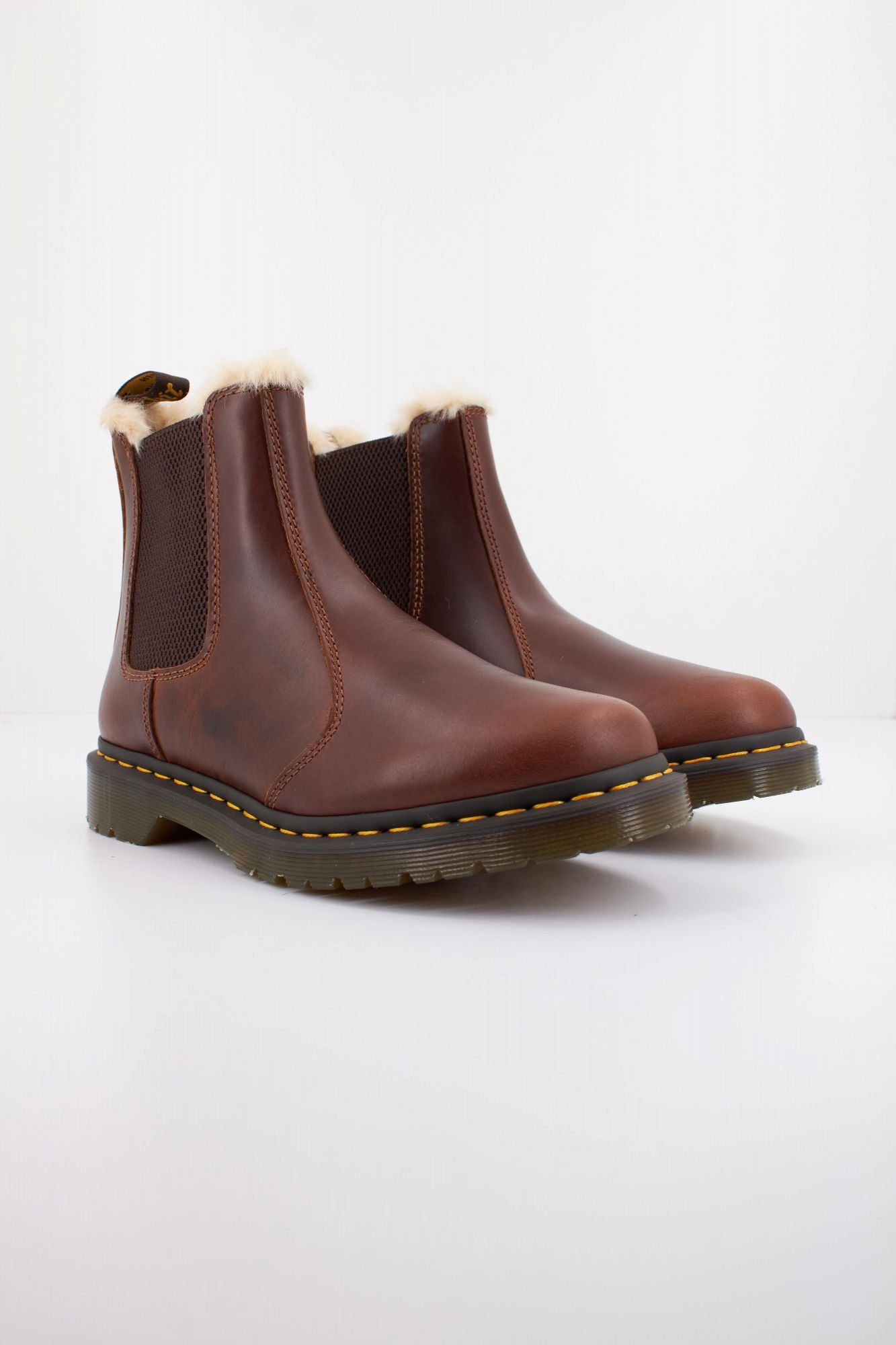 DR. MARTENS LEONORE  en color MARRON (2)