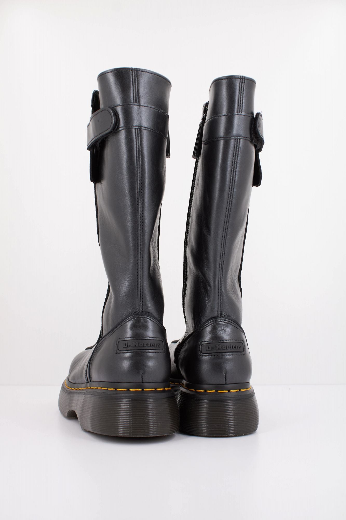 DR. MARTENS  BUZZ HI  en color NEGRO (4)
