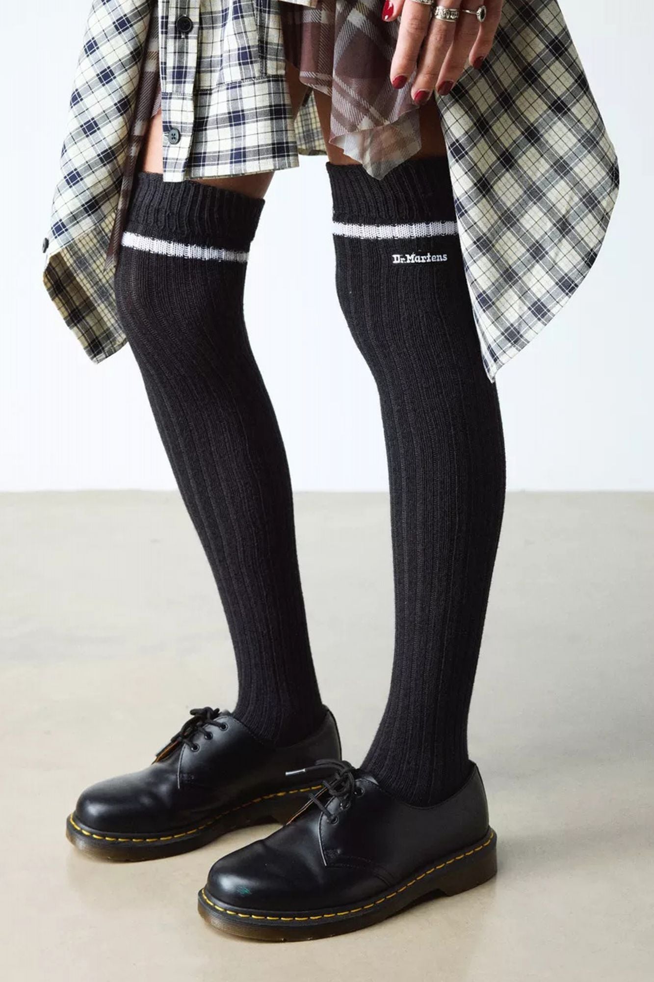 DR. MARTENS LONG MARL SOCK en color NEGRO (2)