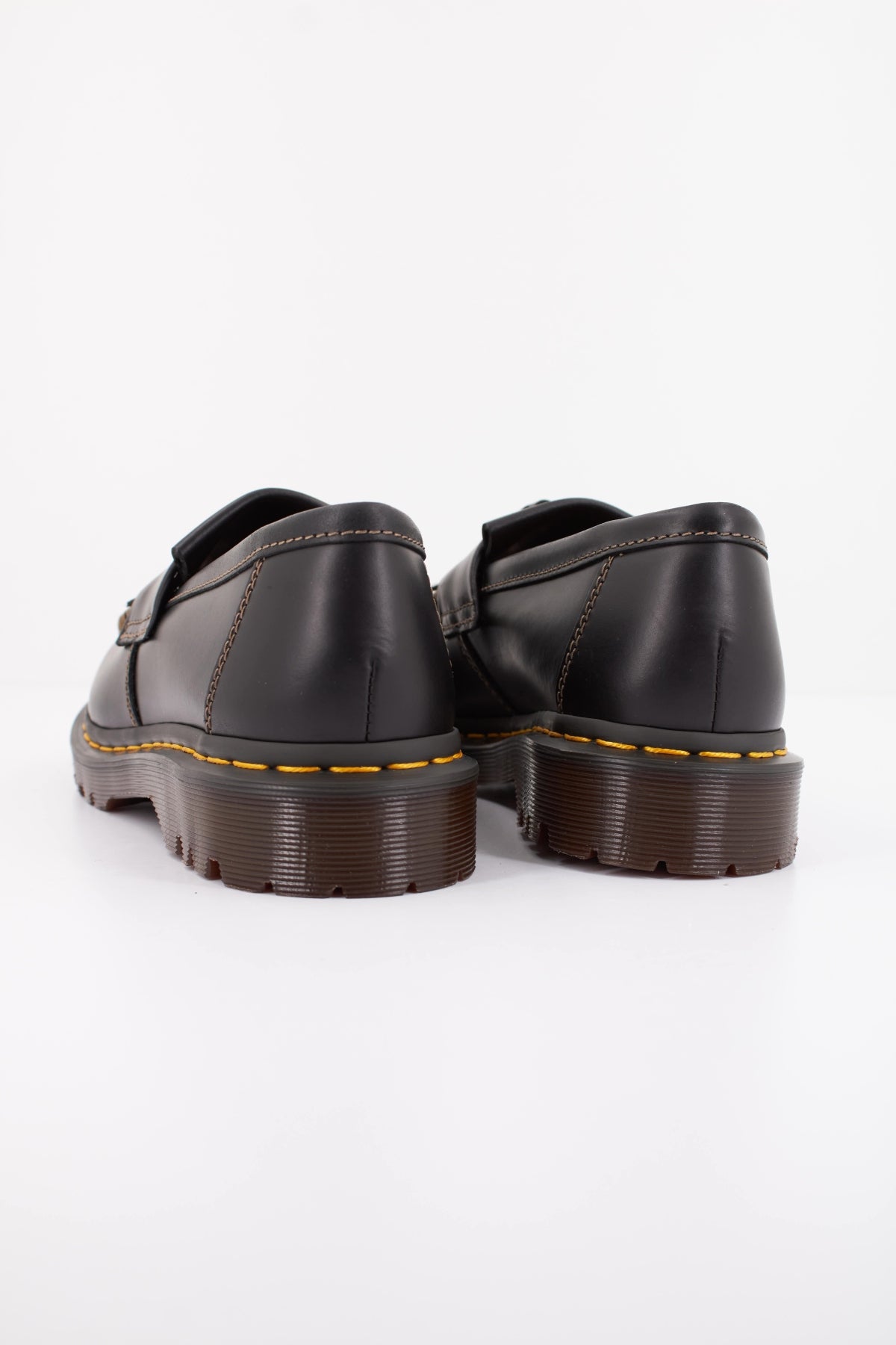 DR. MARTENS ADRIAN BEN en color NEGRO (4)