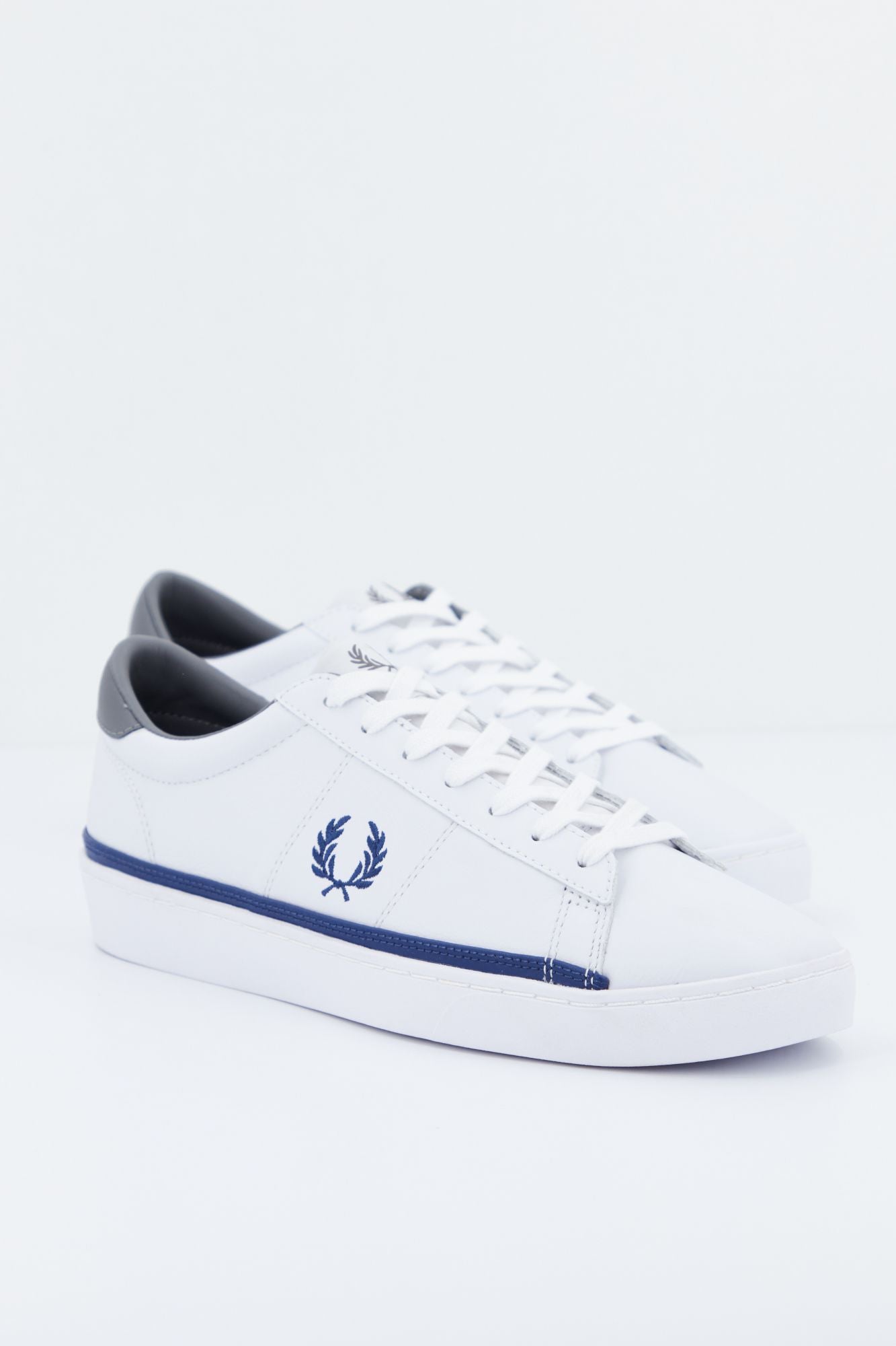FRED PERRY  SPENCER LEATHER en color BLANCO (1)