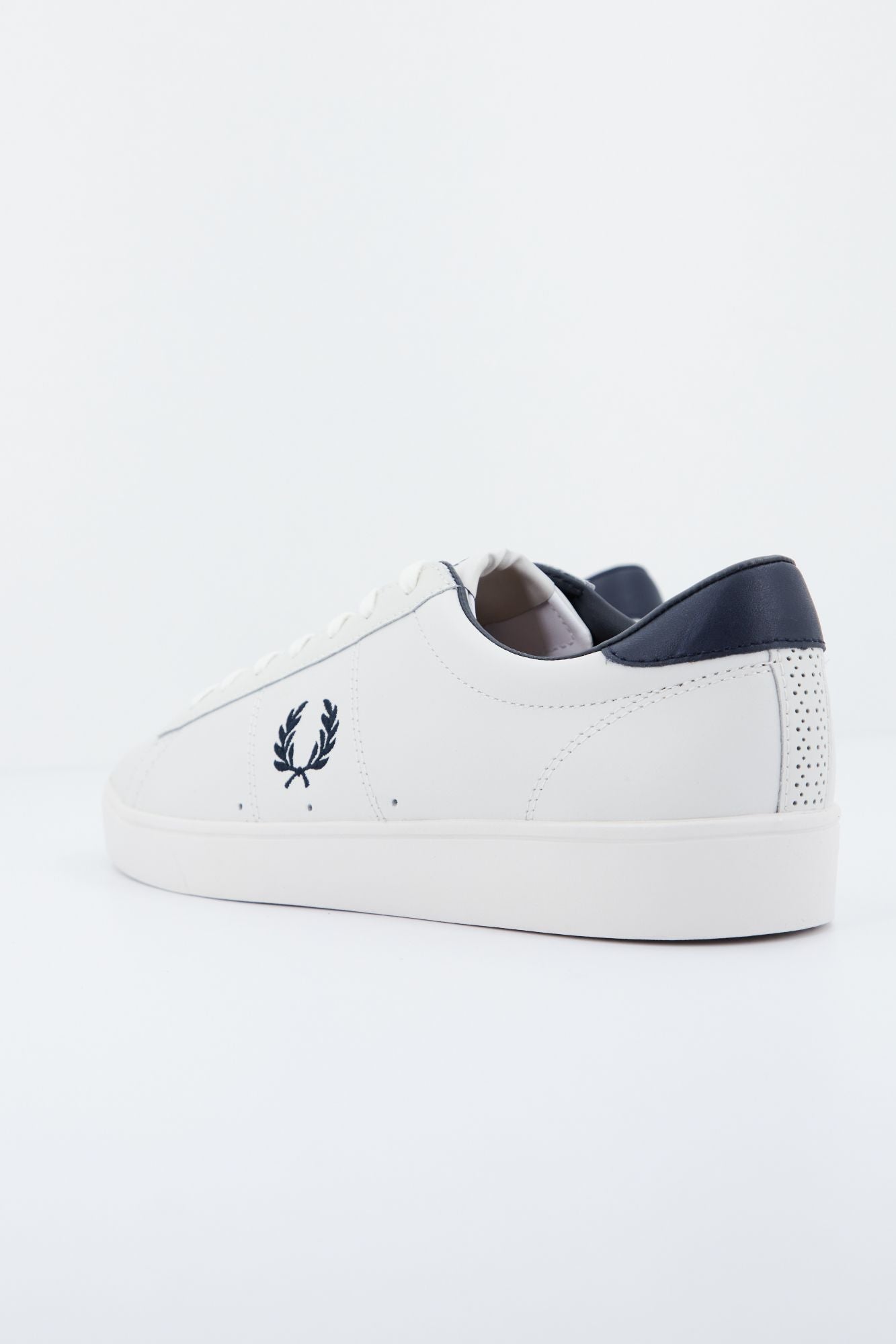 FRED PERRY SPENCER LEATHER en color BLANCO (3)