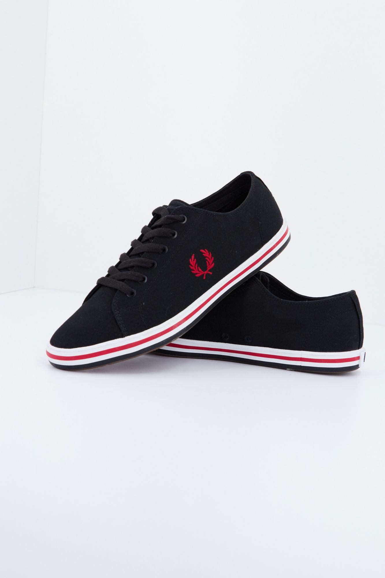 FRED PERRY KINGSTON TWILL en color NEGRO (1)