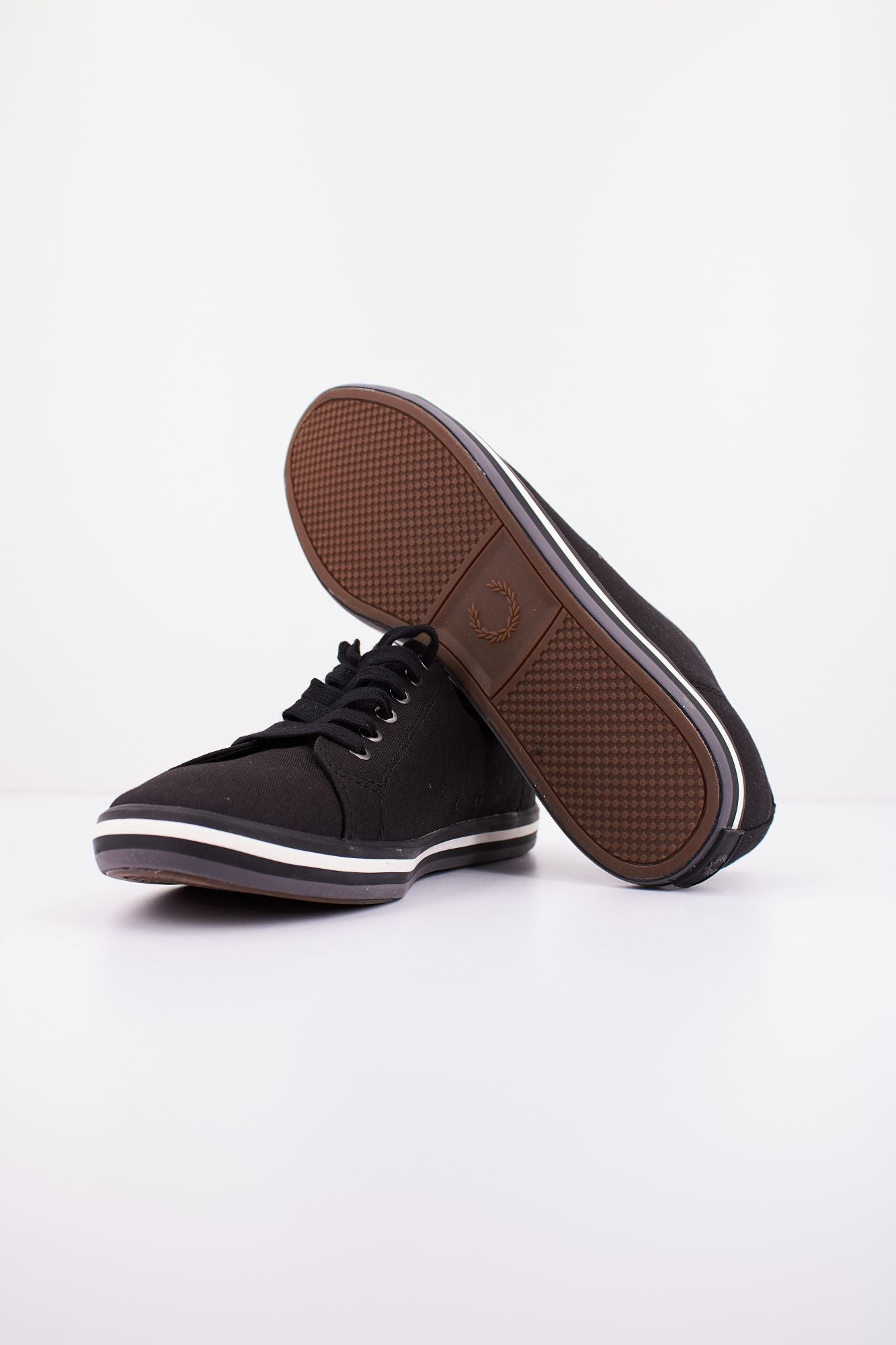 FRED PERRY KINGSTON TWILL en color NEGRO (4)